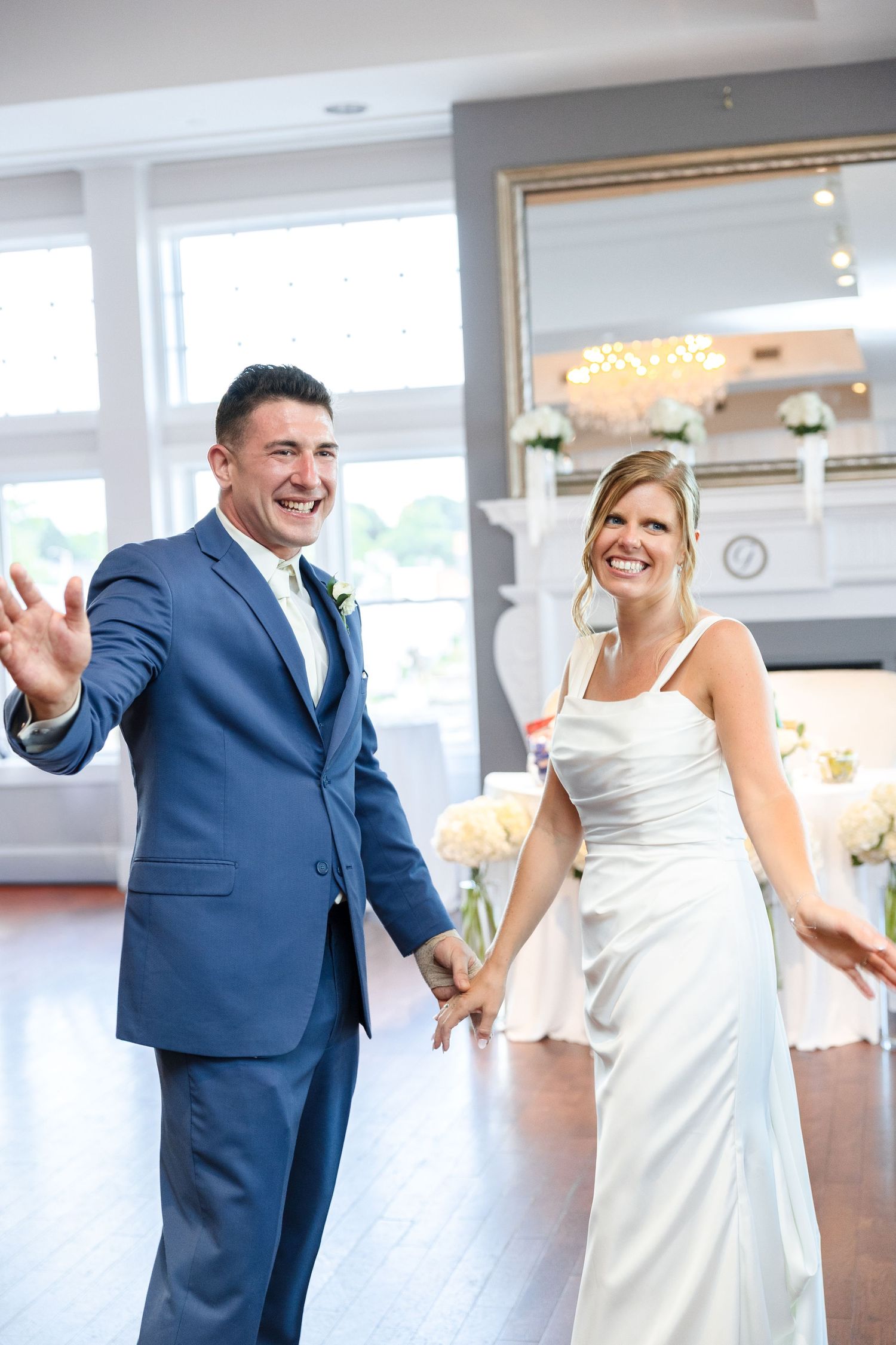Wedding reception at The Vault in Tampa Florida, captured by Grand Photo by Karyna Oliinyk