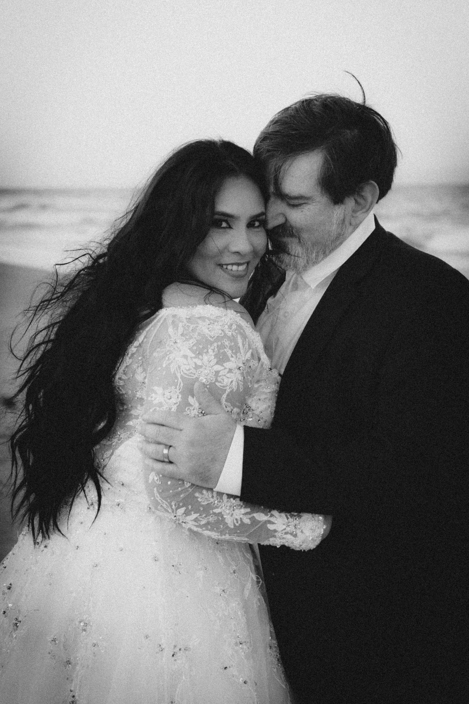 Luxury wedding photographer, videographer & content creator capturing emotional, natural moments. Based in FL & Philadelphia.