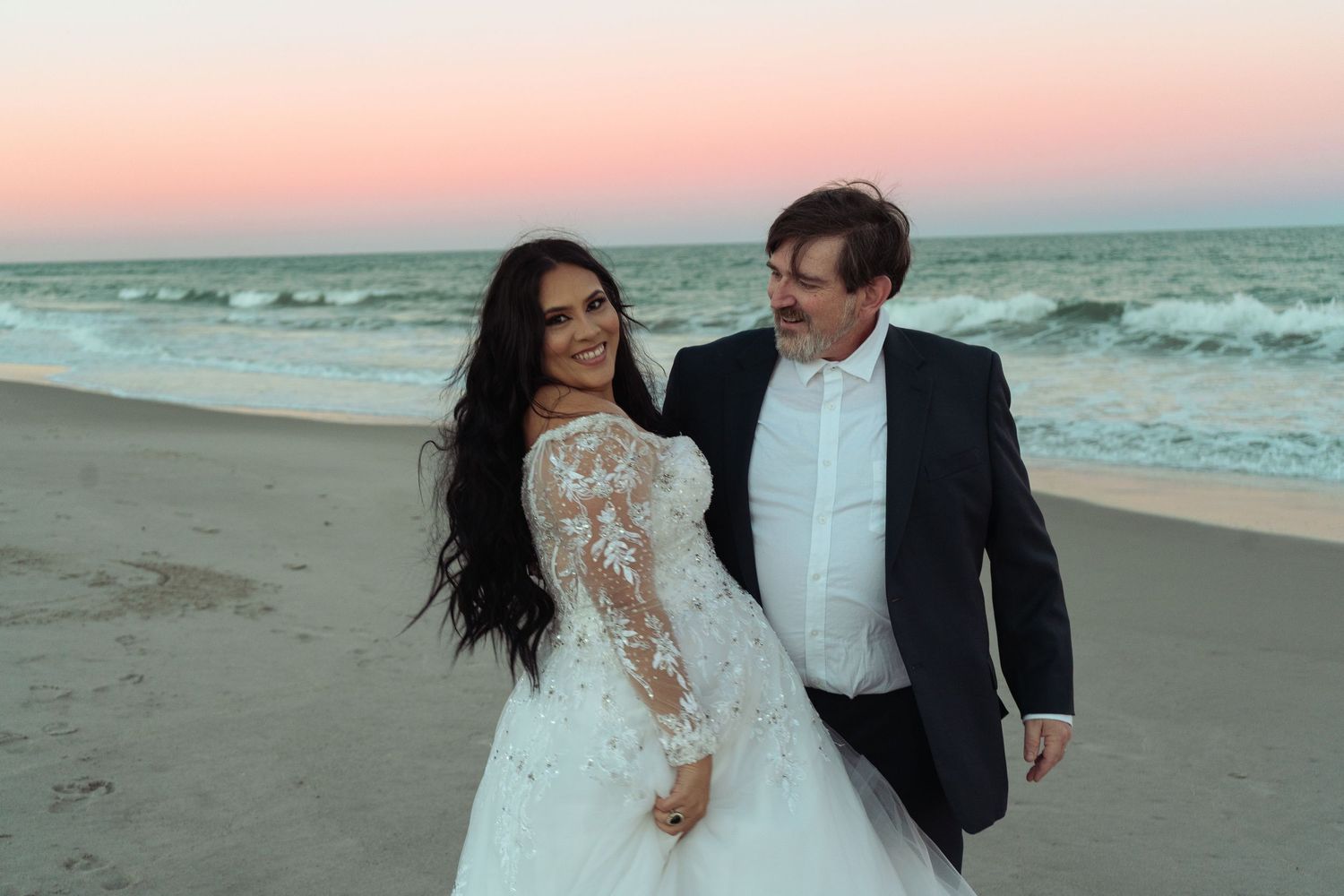 Luxury wedding photographer, videographer & content creator capturing emotional, natural moments. Based in FL & Philadelphia.