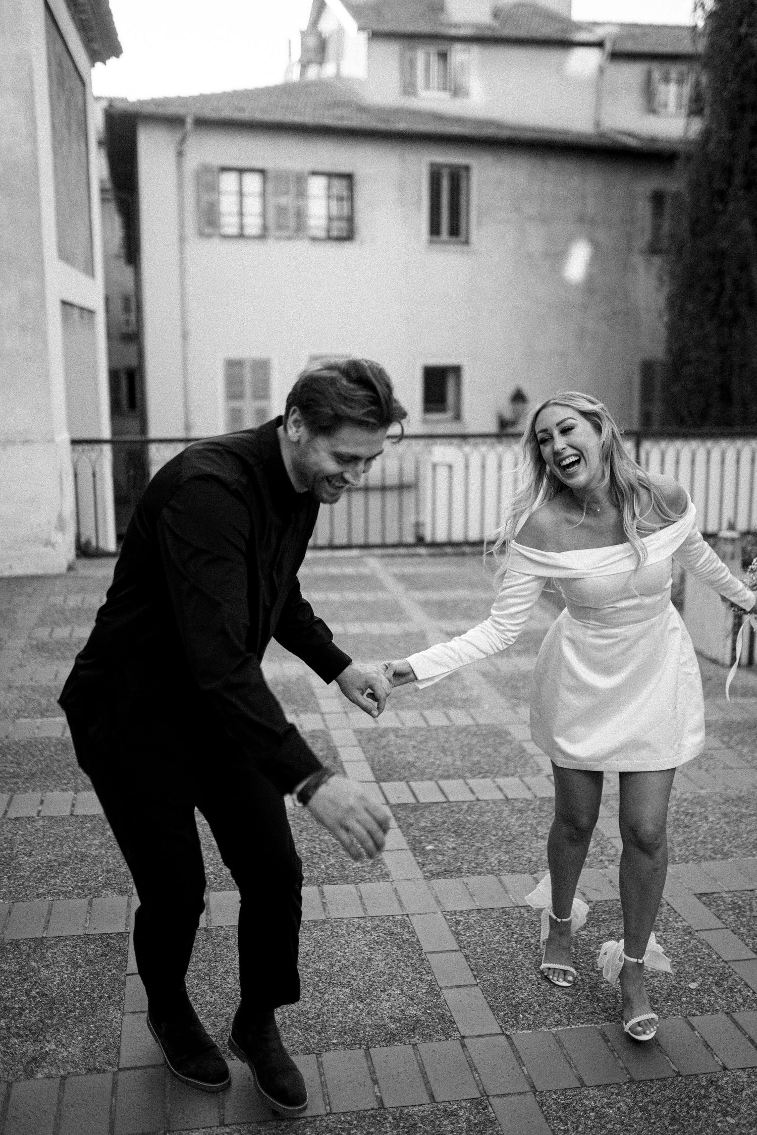 Photographe couple à Montpellier ambiance naturelle