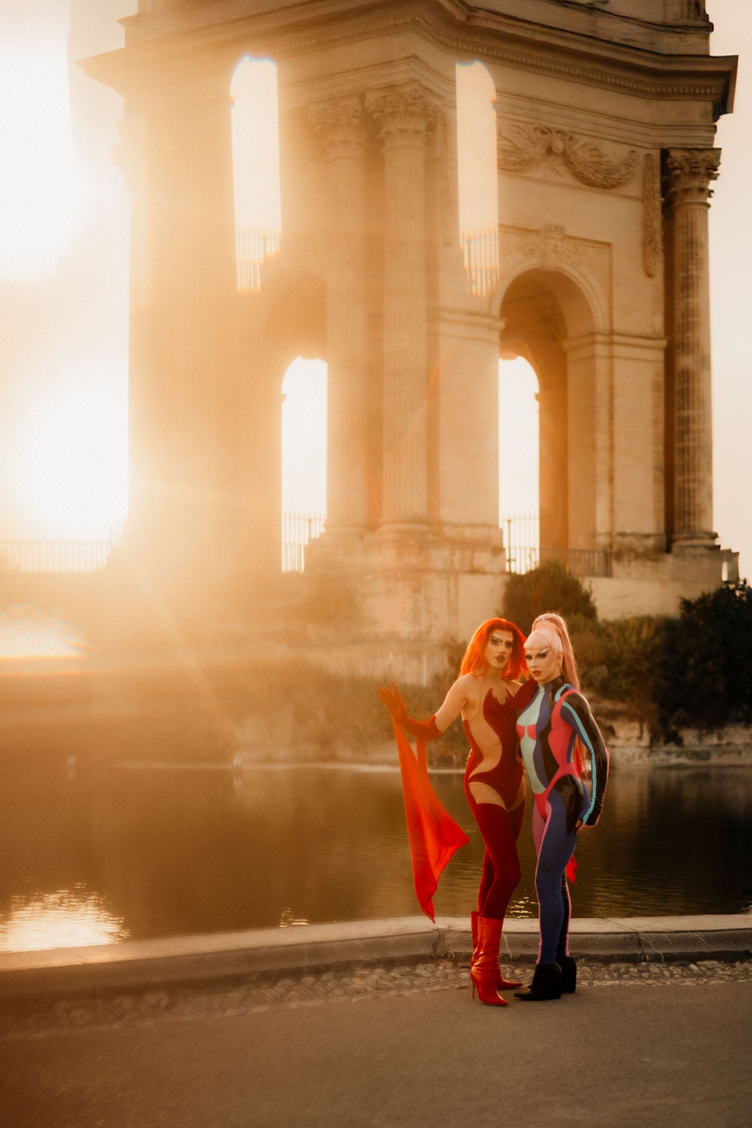 Photographie artistique de drag queen, univers créatif et mise en scène cinématographique