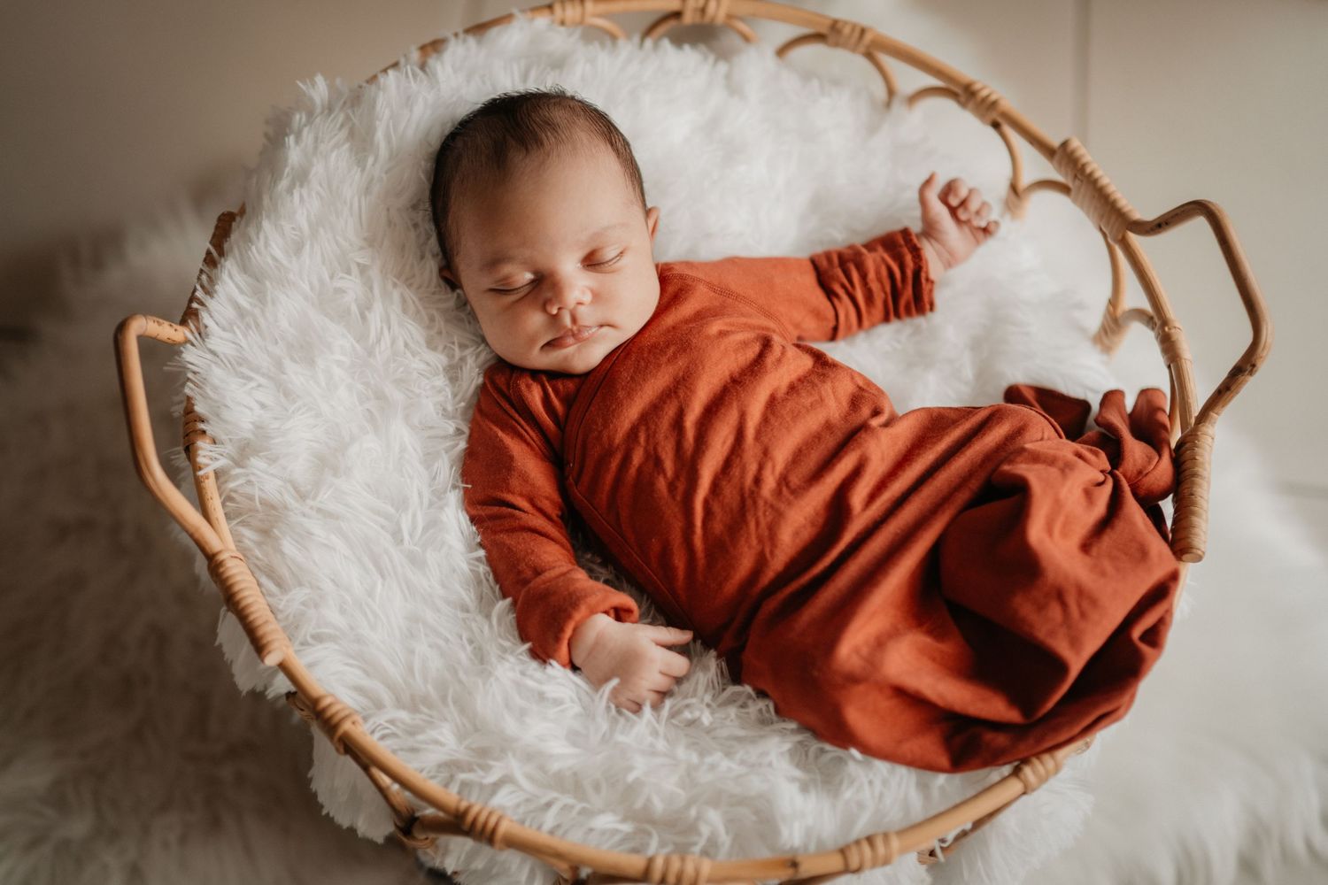 Photographe famille et naissance lifestyle en Occitanie