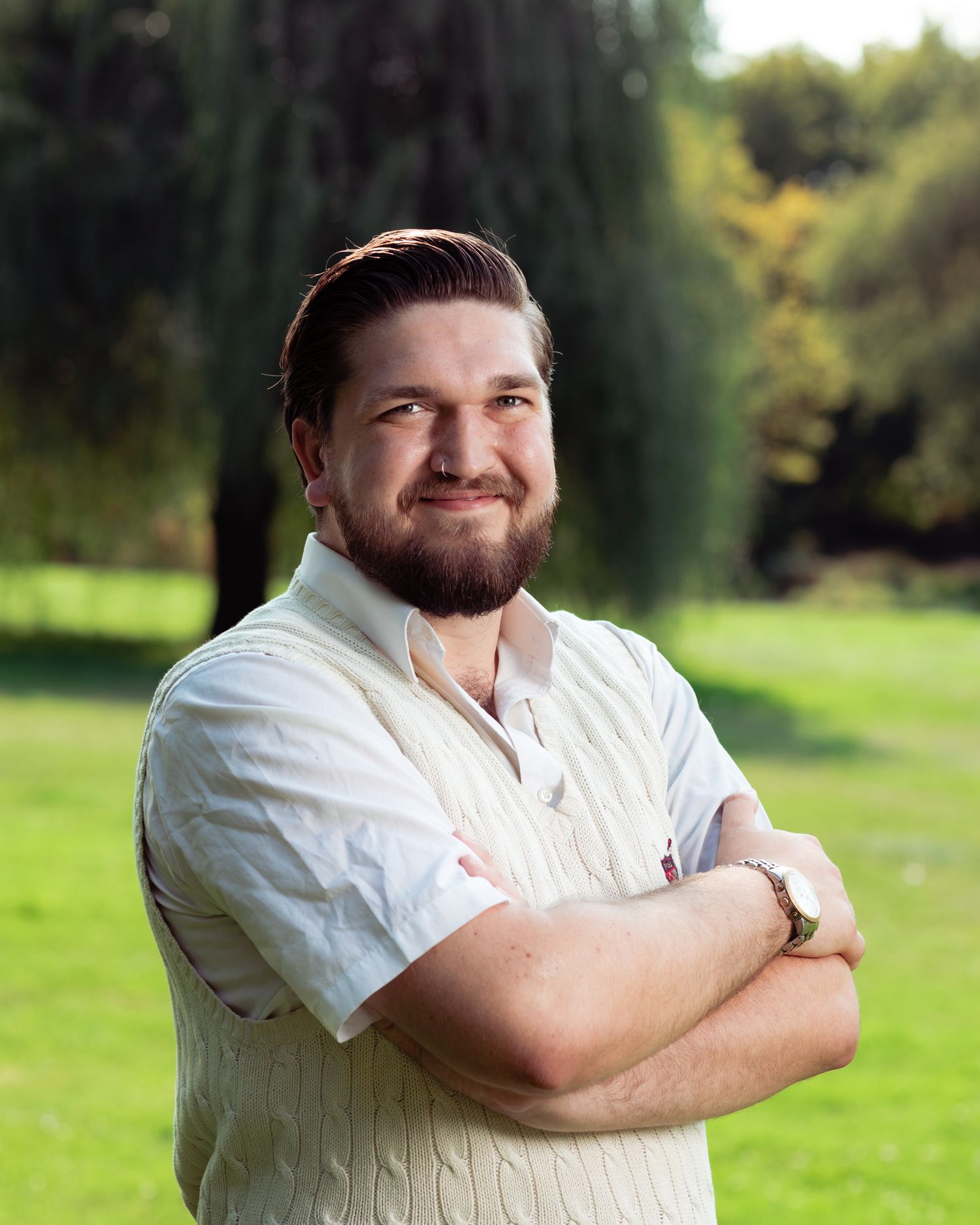 Outdoor personal branding headshot in Eugene Oregon featuring natural light