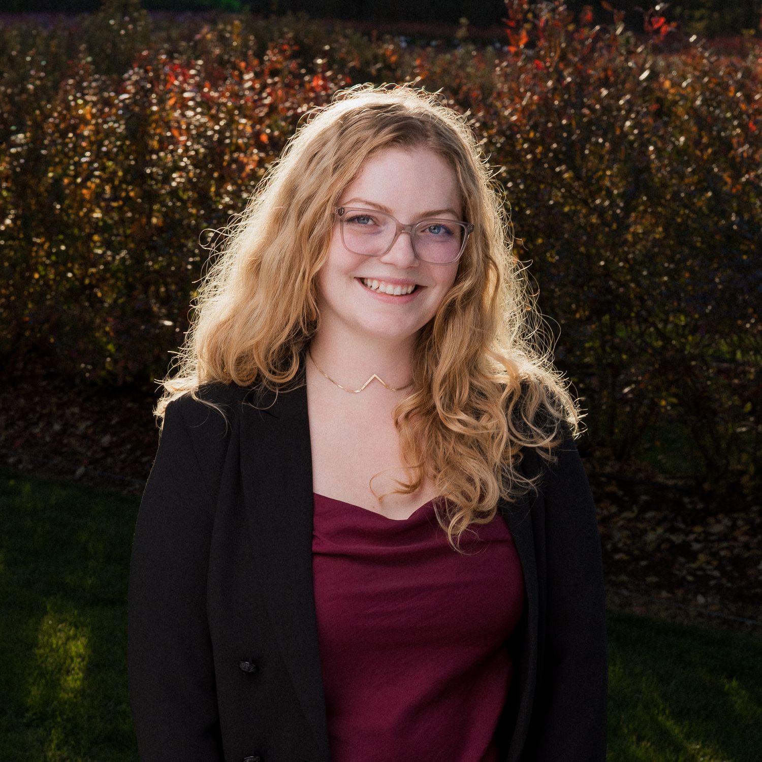 Outdoor personal branding headshot in Eugene Oregon featuring natural light