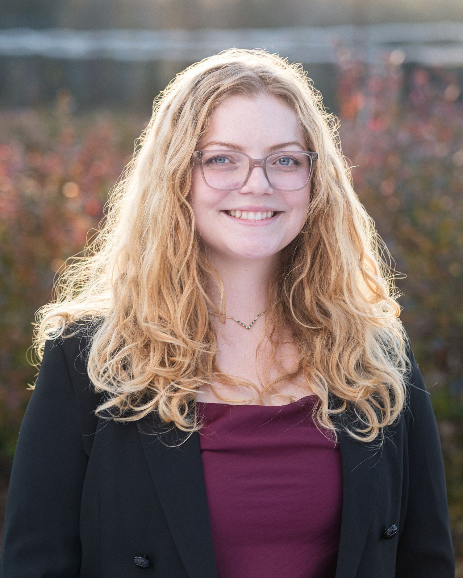 Outdoor personal branding headshot in Eugene Oregon featuring natural light