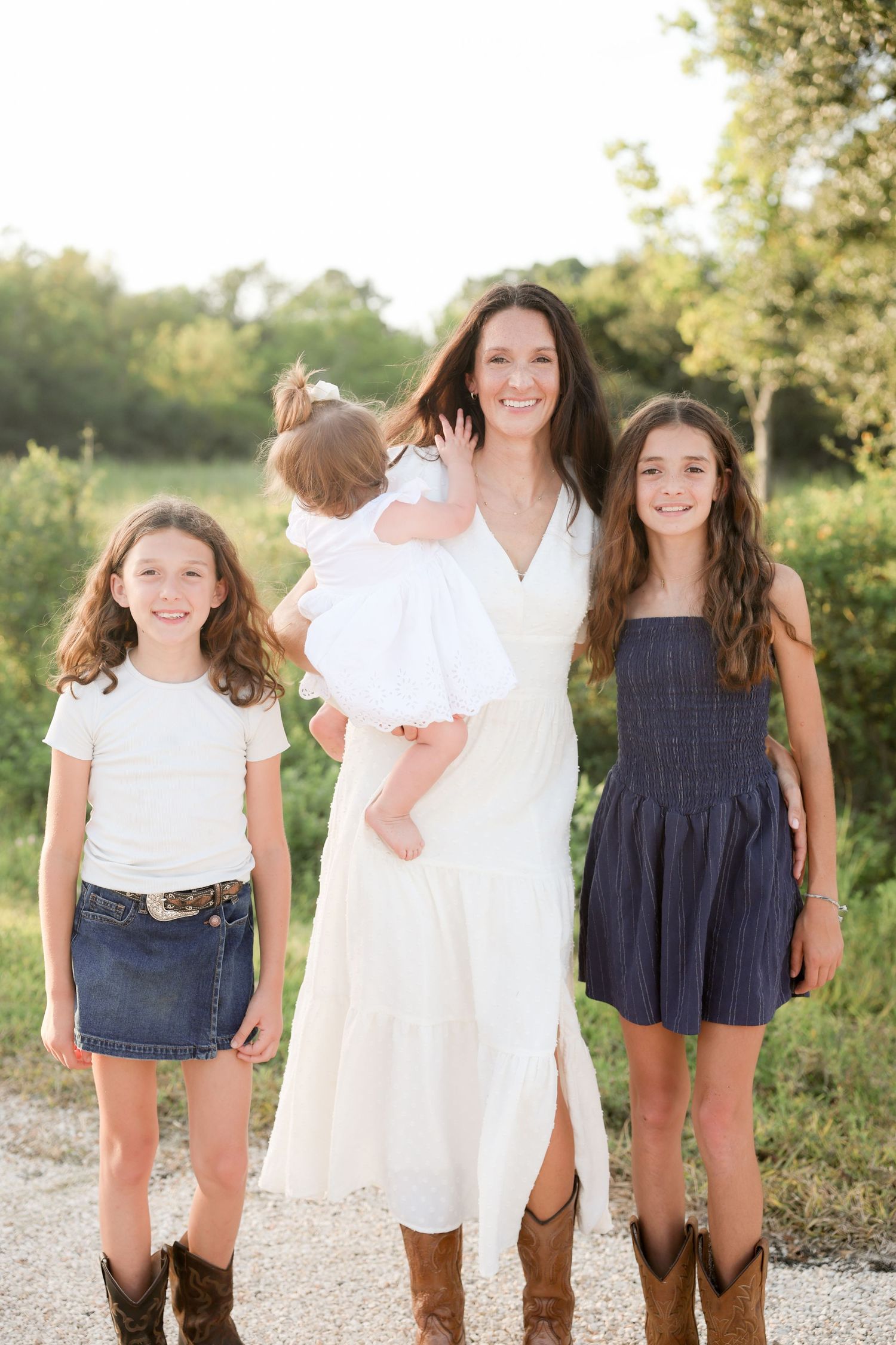 girls with mom sister photo alvin texas outdoor photography