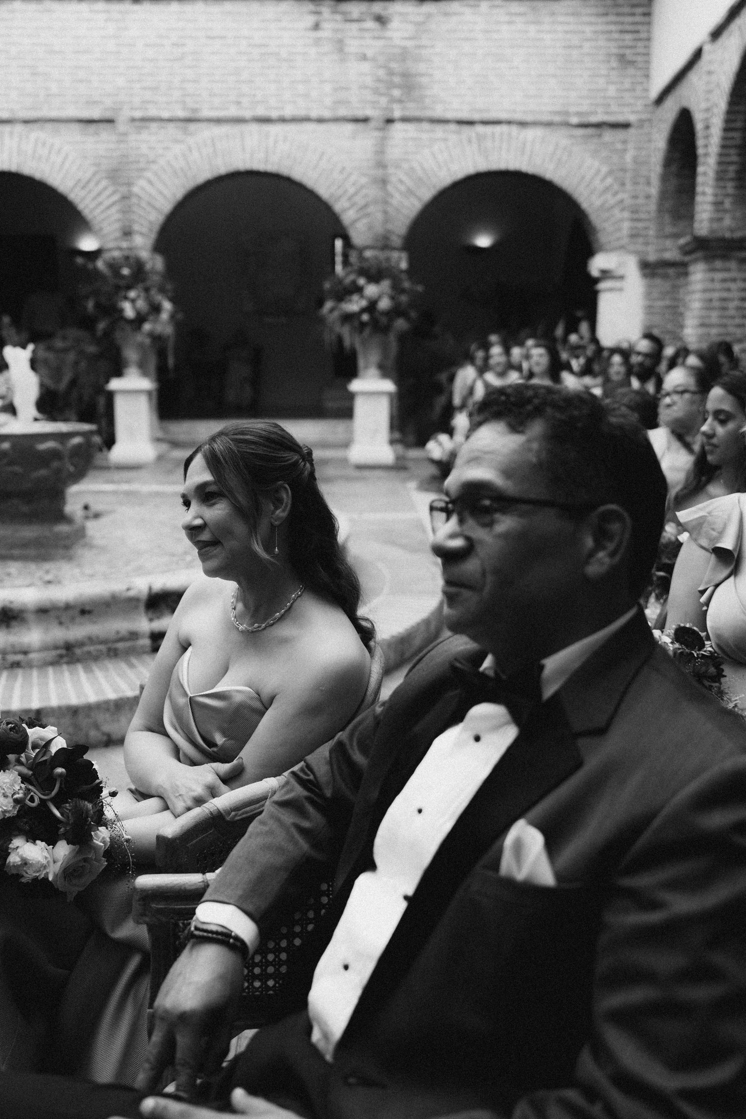 Emotional wedding moments in Zona Colonial Santo Domingo