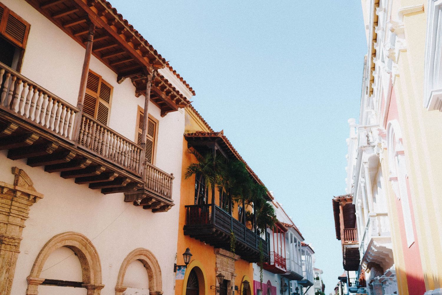 Emotional destination wedding moments in Cartagena Colombia