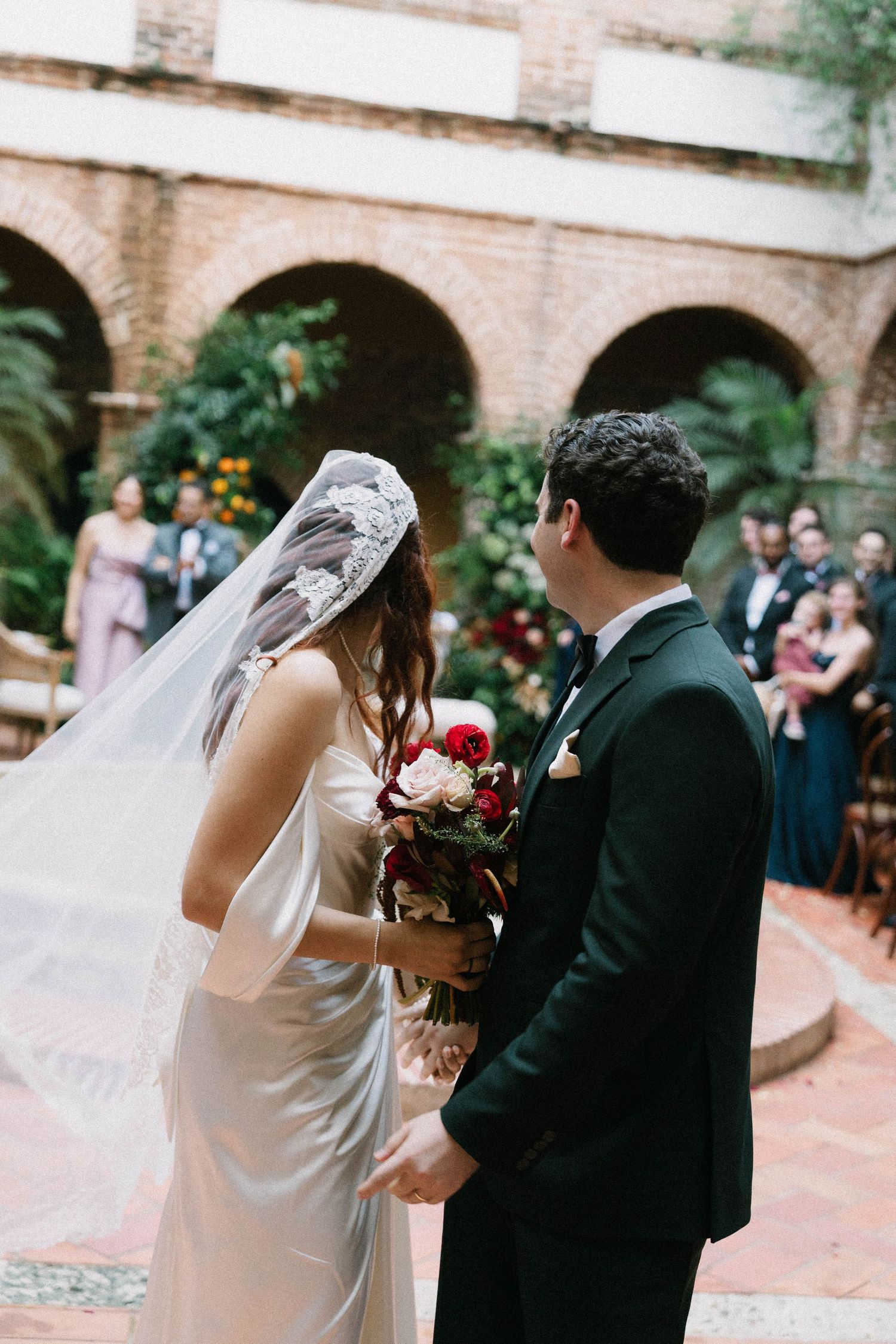 Emotional wedding moments in Zona Colonial Santo Domingo