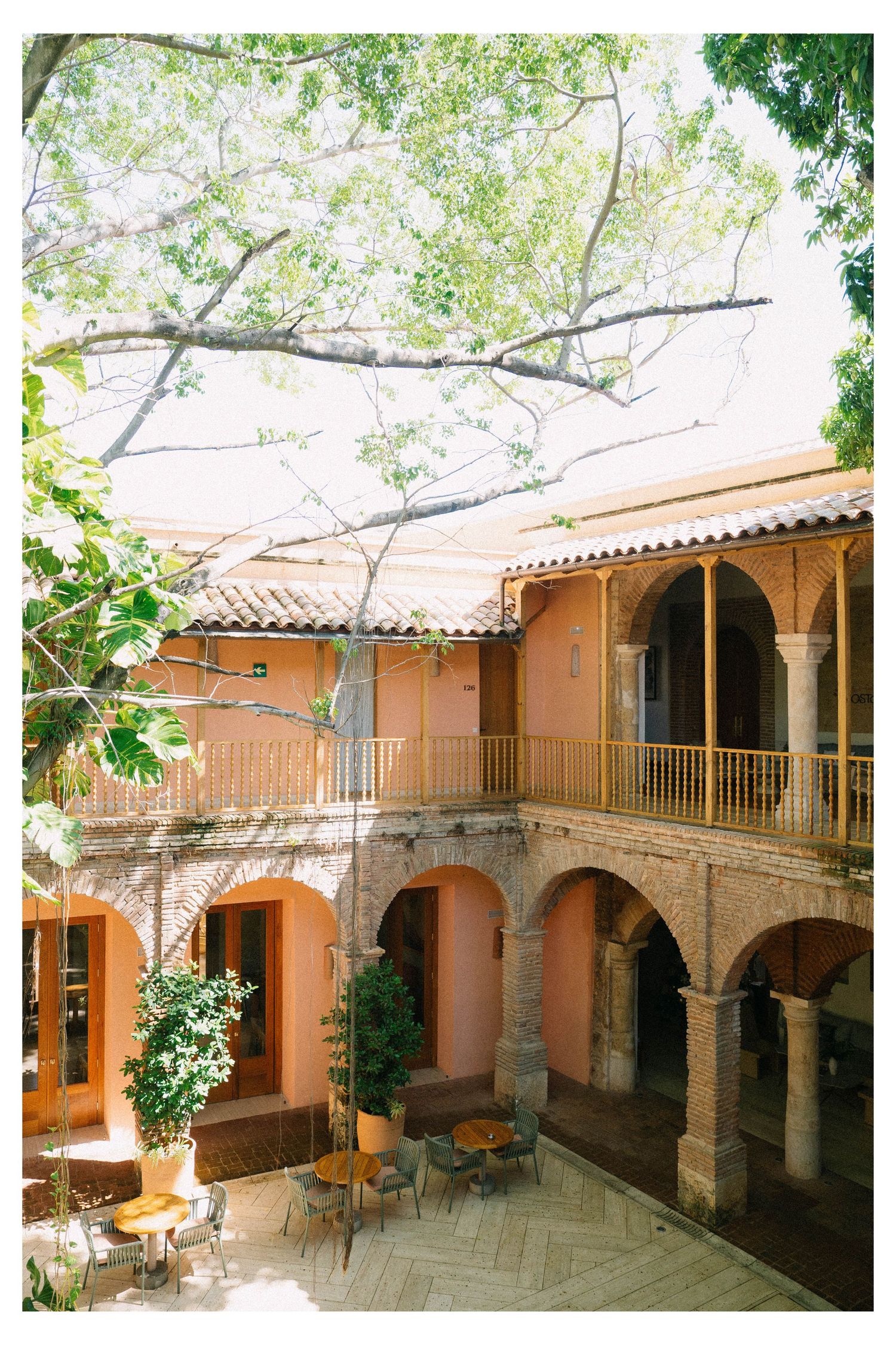 Urban destination wedding in Zona Colonial Santo Domingo