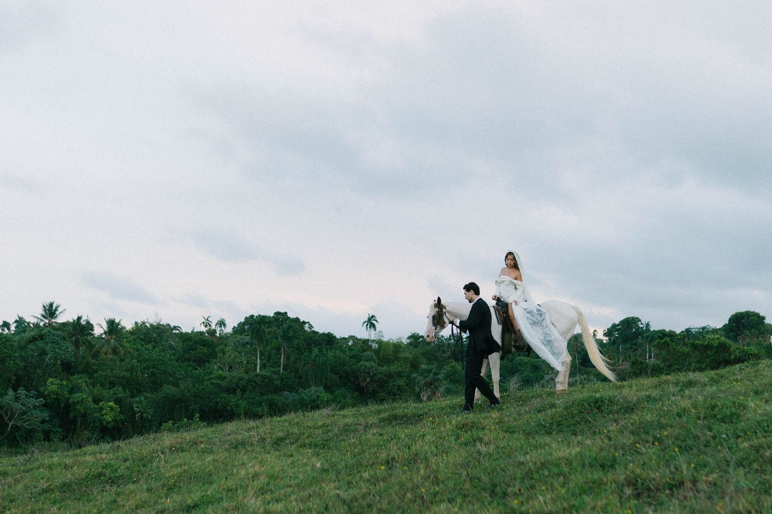 Intimate destination wedding in Las Terrenas Samana surrounded by nature