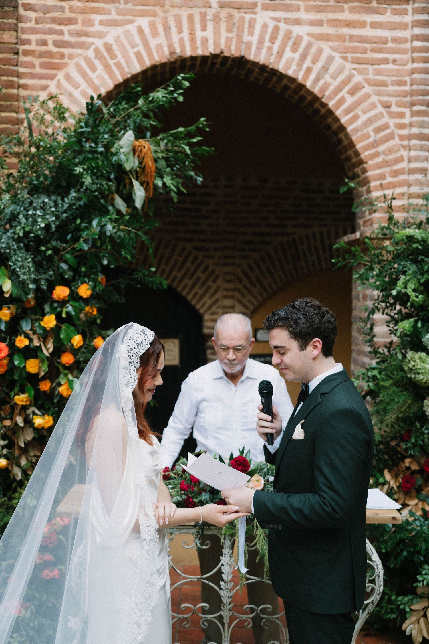 Emotional wedding moments in Zona Colonial Santo Domingo