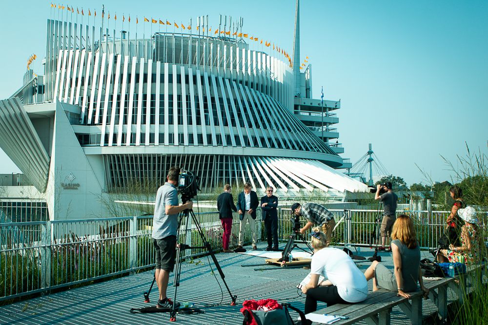Photographie urbaine de l’architecture du Casino de Montréal, prise par Mathieu Breton.