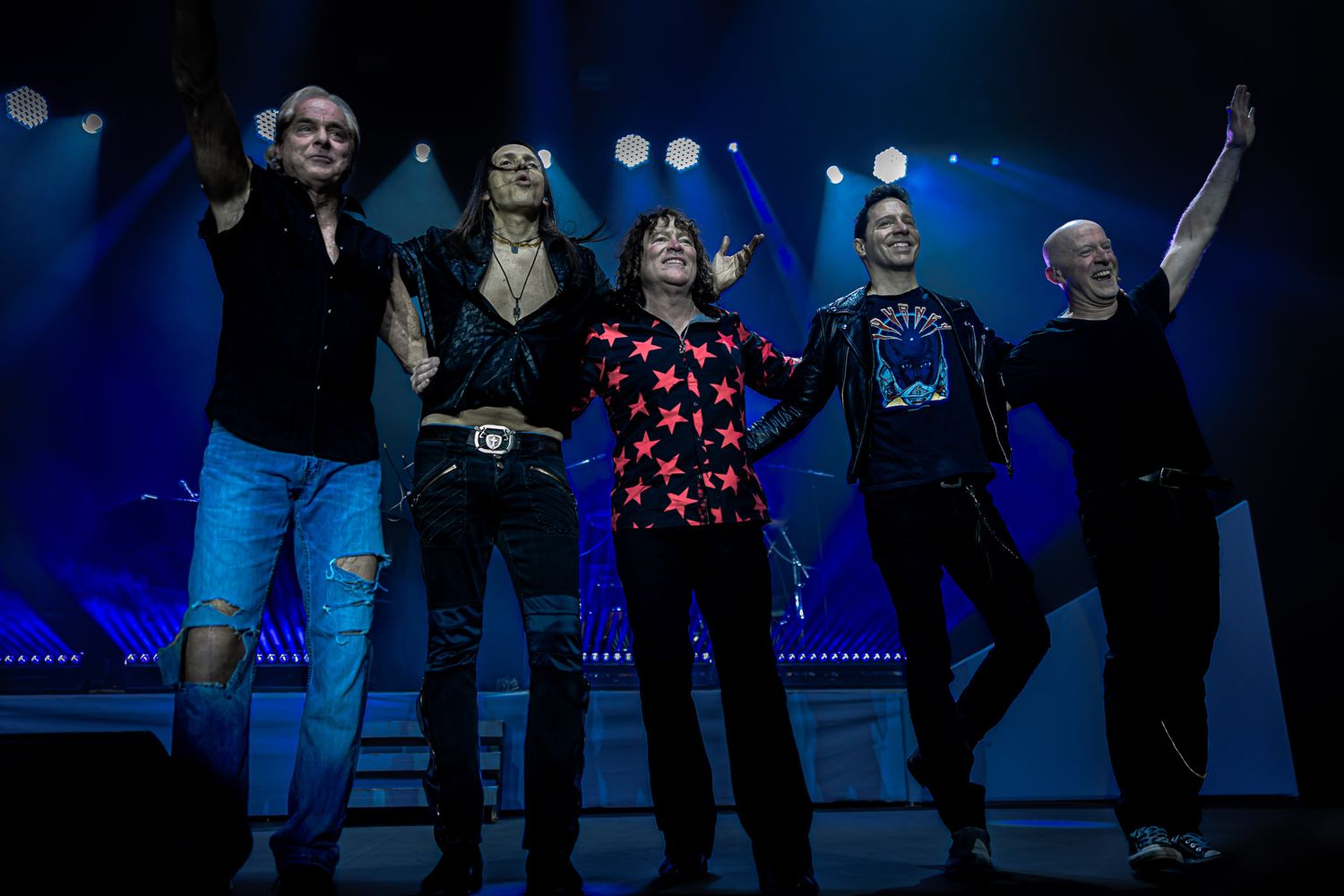 Voyage taking a curtain call at the conclusion of a live performance at Wind Creek Event Center in Bethlehem, PA.
