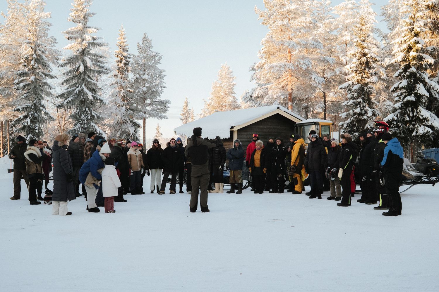 Vinterbröllop i Jämtland – Storåbränna & Big River Camp | Bröllopsfotograf Åre