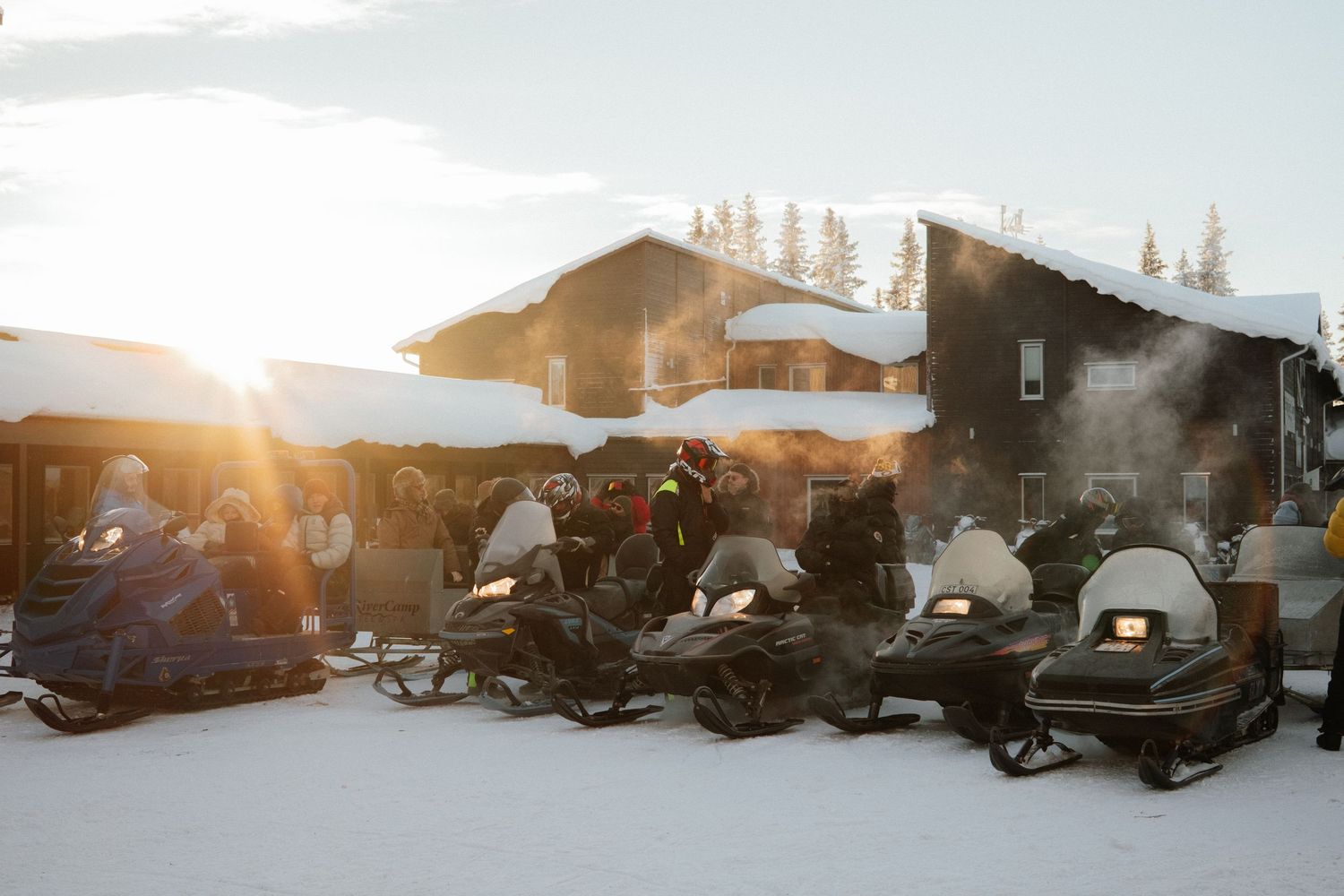 Vinterbröllop i Jämtland – Storåbränna & Big River Camp | Bröllopsfotograf Åre