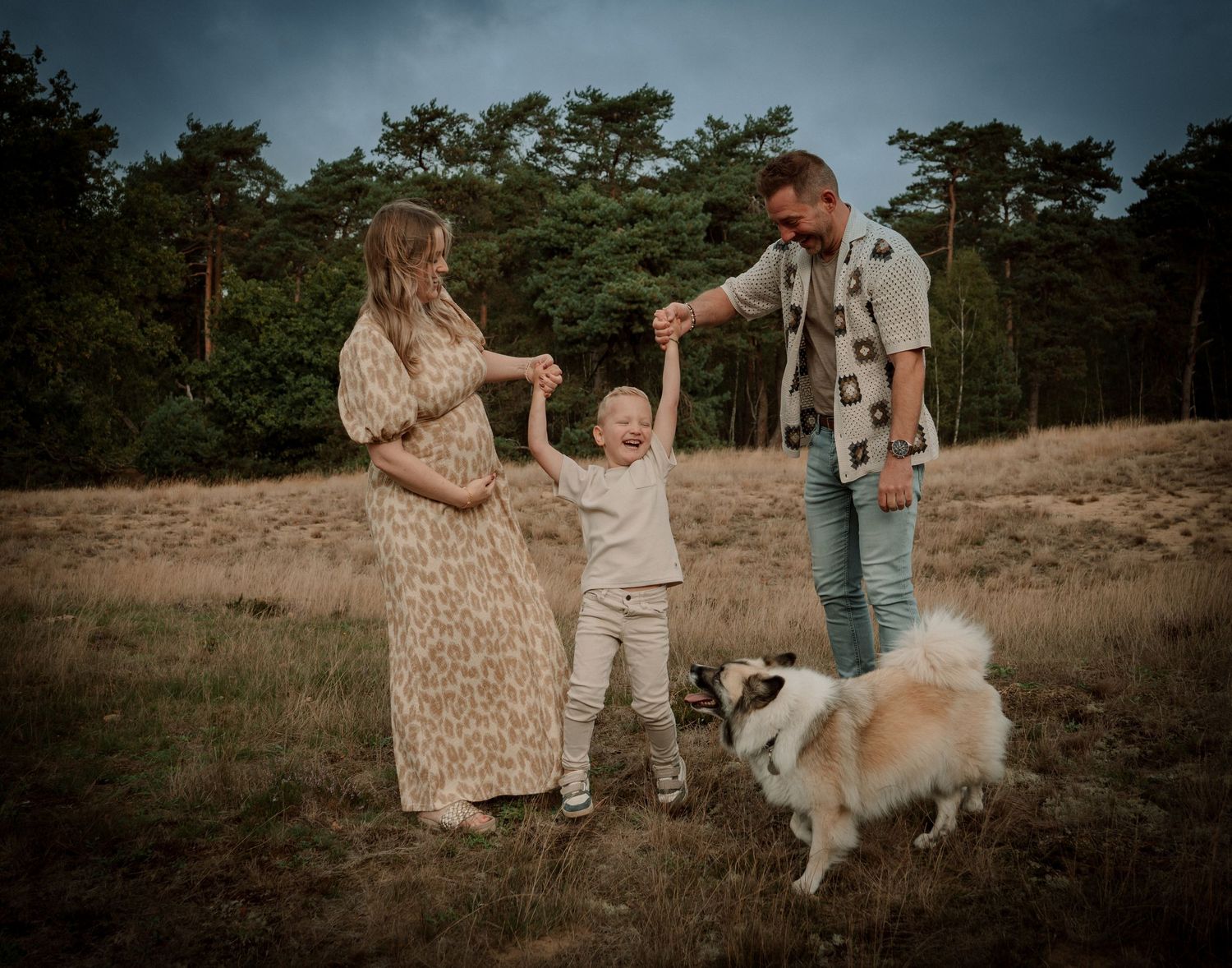Sophie Mollee Photography - Zwangerschaps shoot - omgeving Eindhoven, Den Bosch, Boxtel, Schijndel, Esch, Liempde, Best, Rosmalen