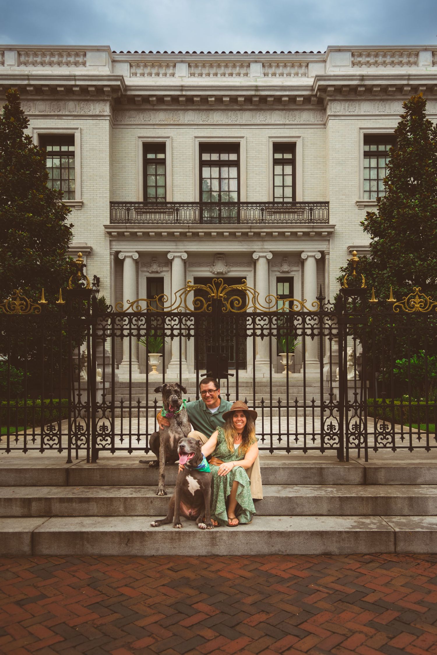 Romantic couples photography photo session walking tour Armstrong Kessler Mansion Savannah Georgia