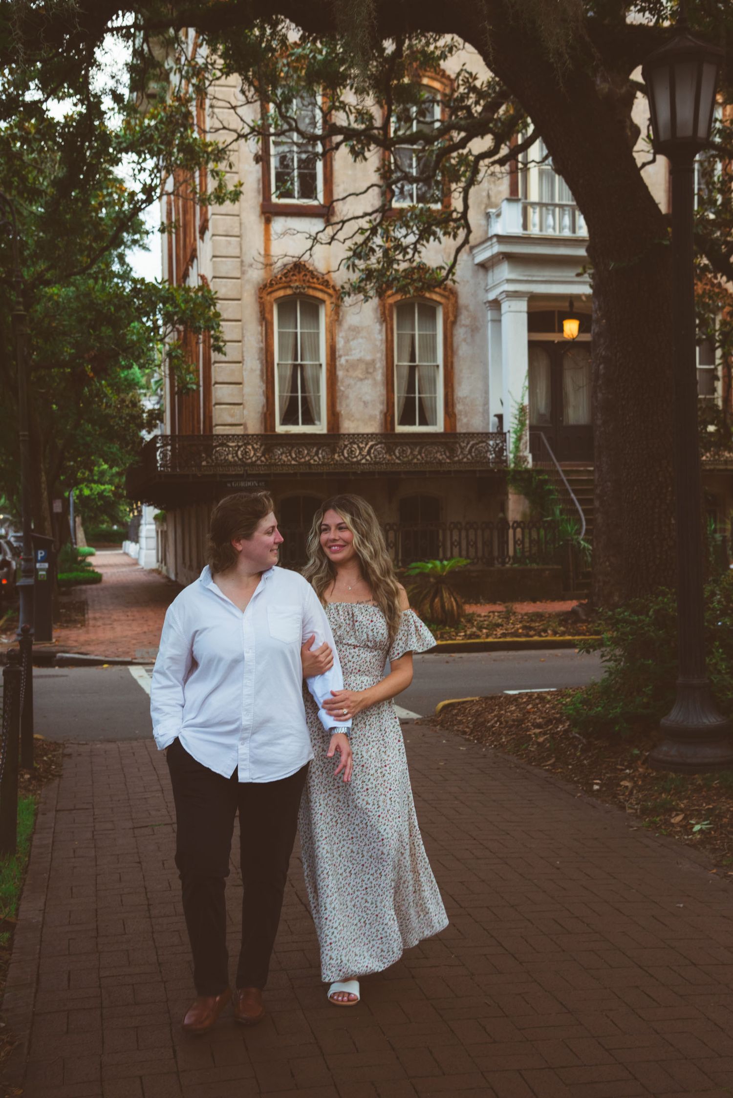Romantic couples photography photo  tour with downtown walking tour at Monterey Square Savannah Georgia