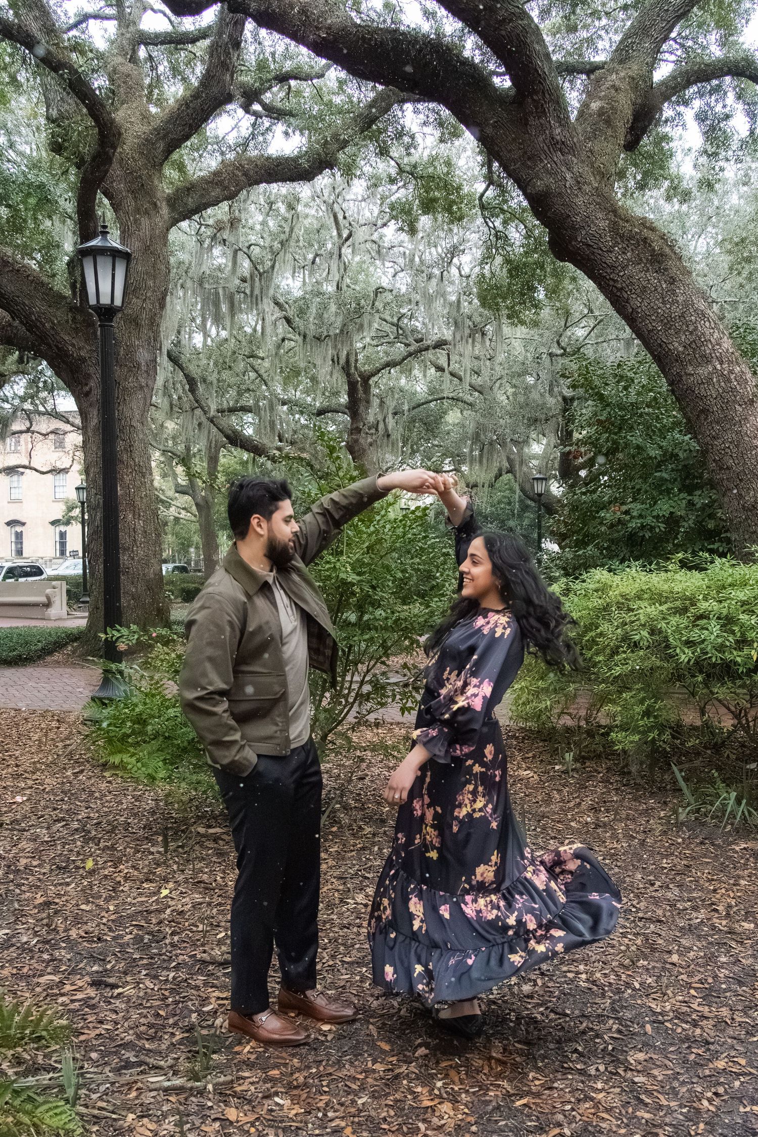 Romantic couples photography photo session tour with downtown walking tour at Chippewa Savannah Georgia