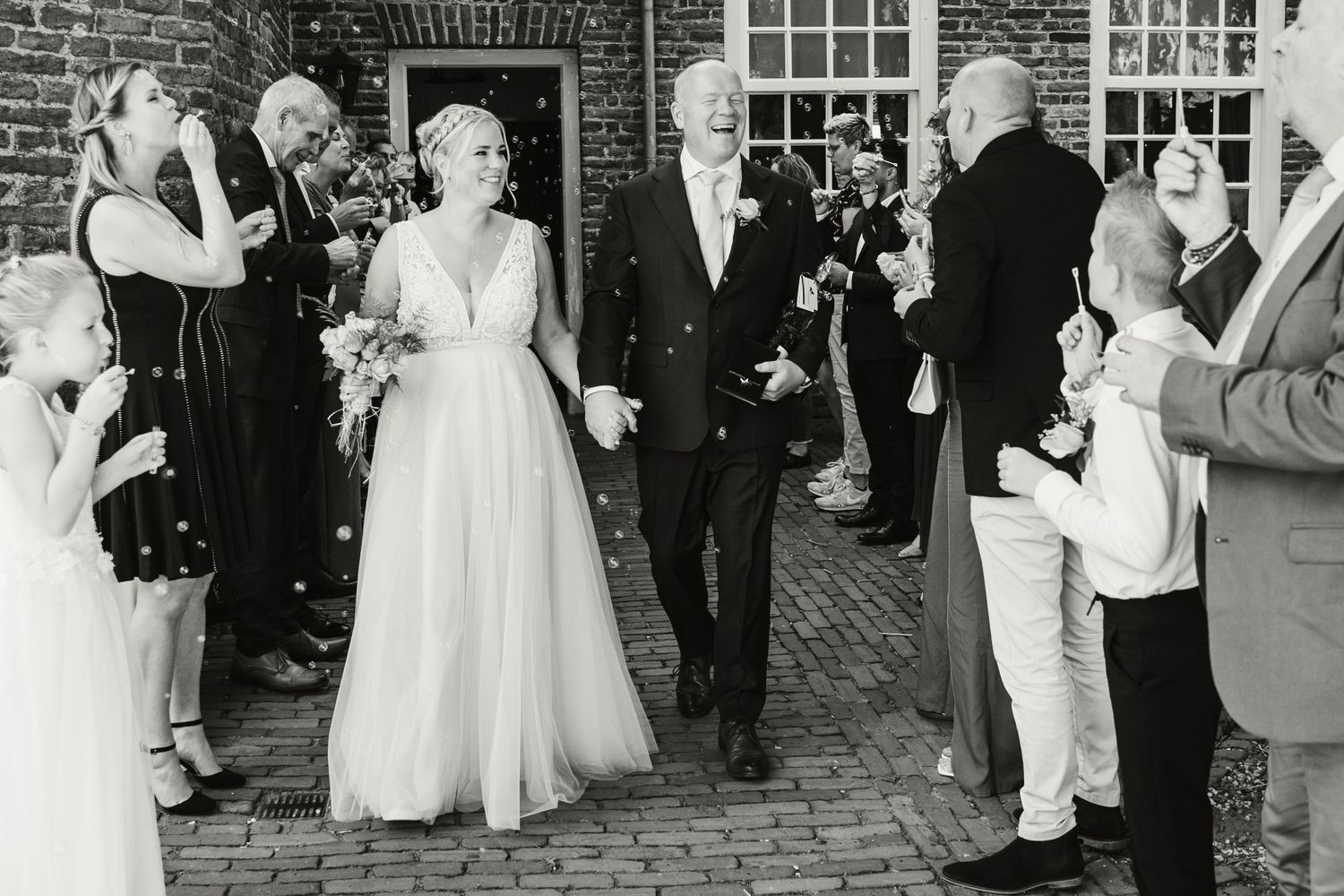 Een liefdevolle trouwreportage waarin de emoties, verbinding en bijzondere momenten van jullie trouwdag worden vastgelegd.