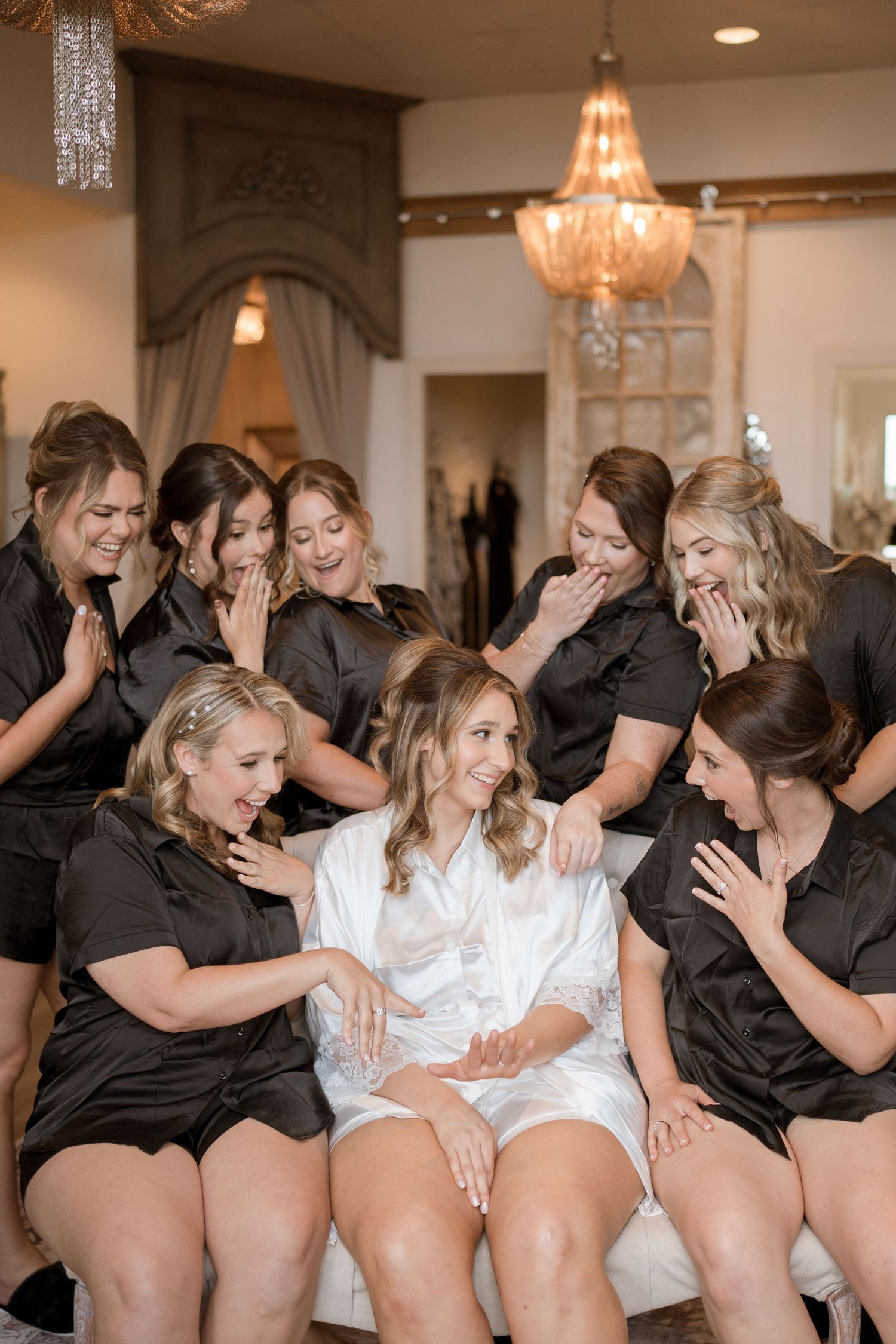 Park 31 Bridal Suite Bride with bridesmaids