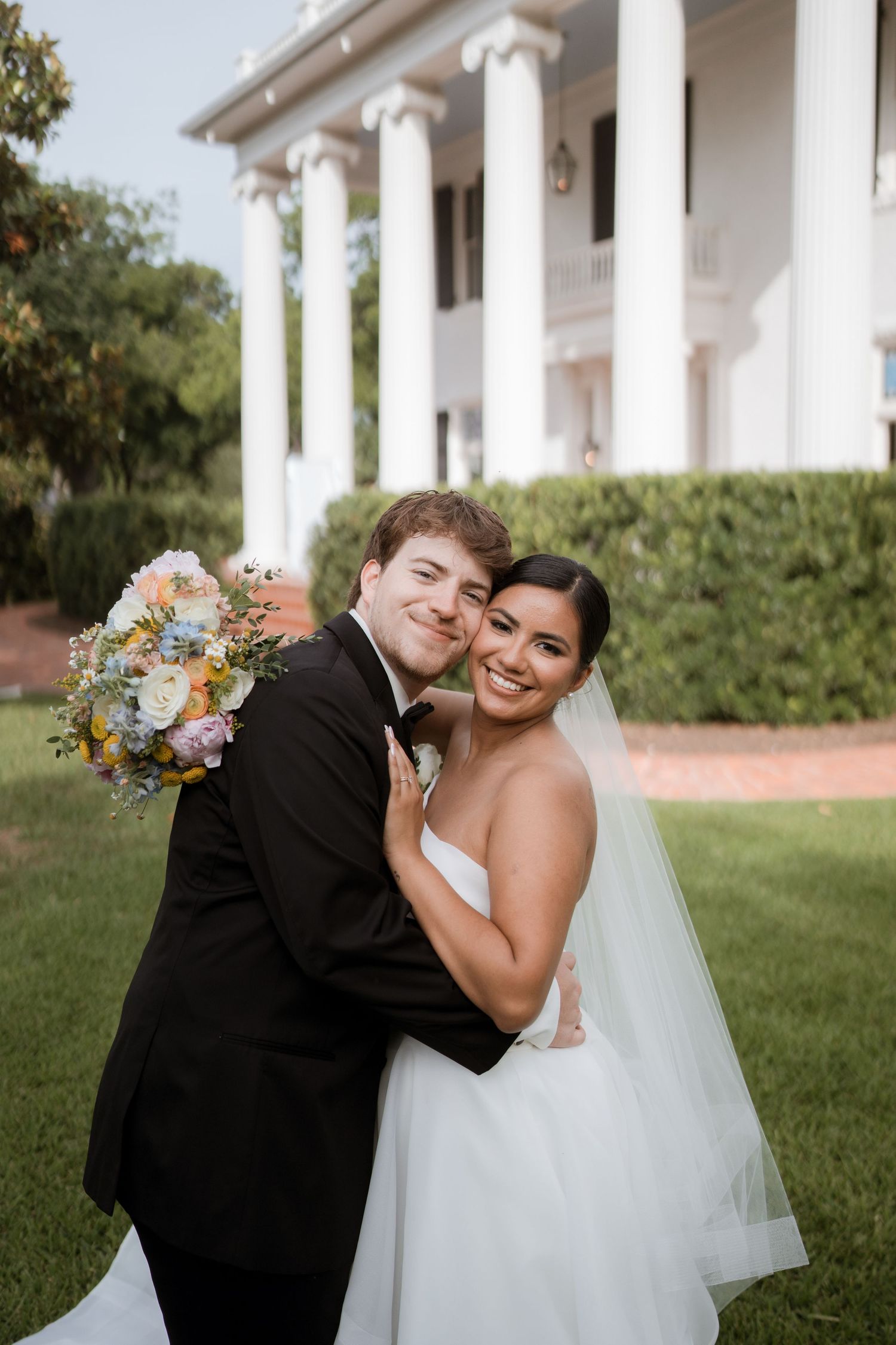 woodbine mansion photos of wedding couple