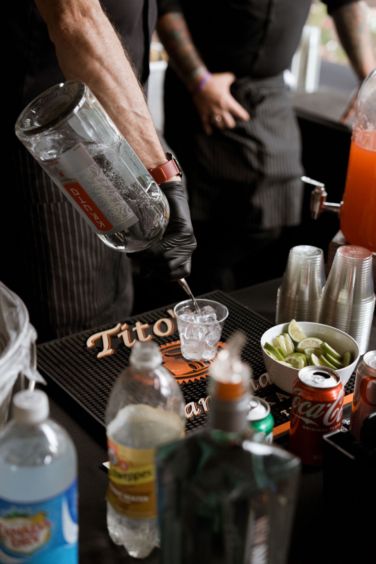canyonwood ridge bartenders pouring drinks