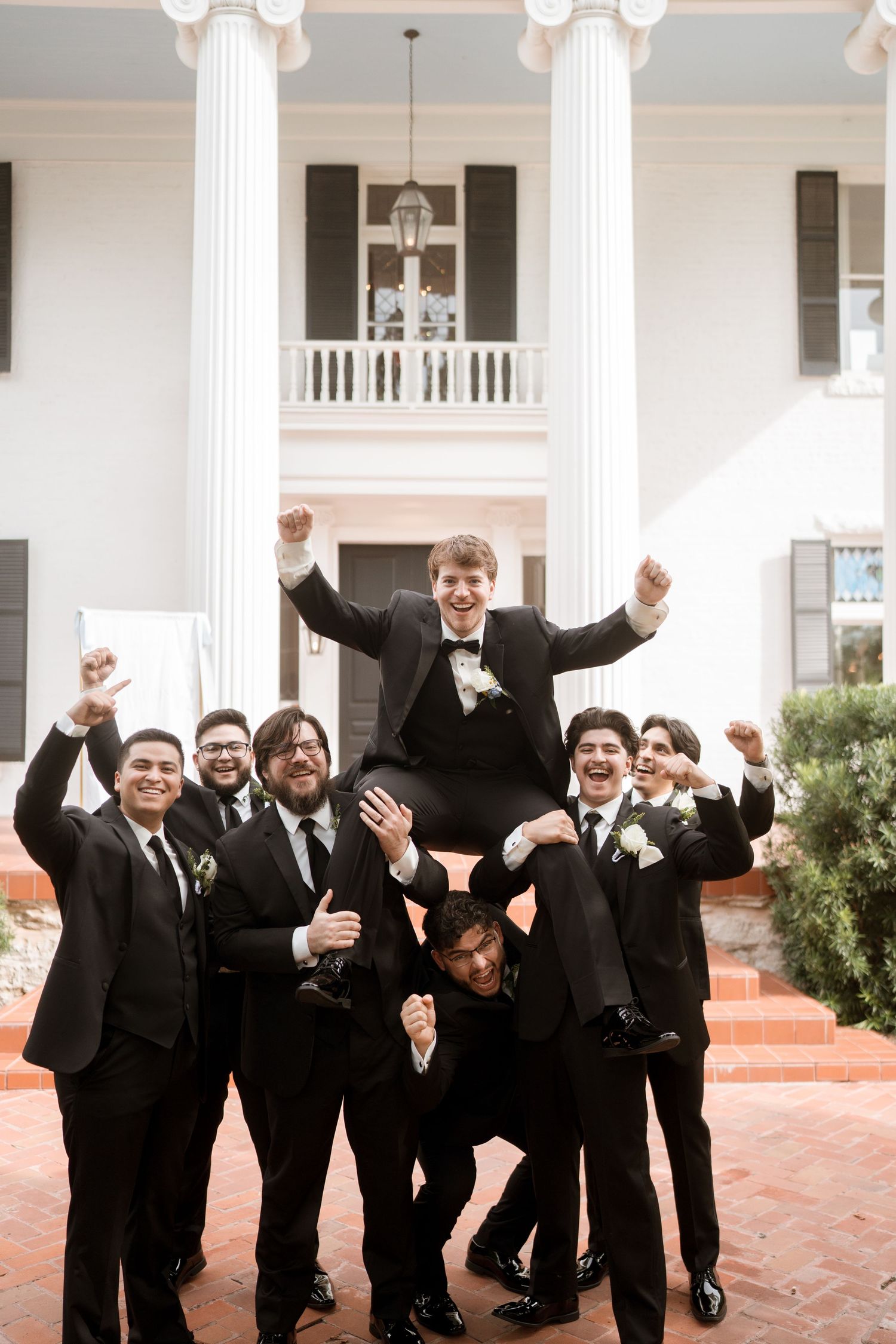 Front of Woodbine Mansion Grooms Photos