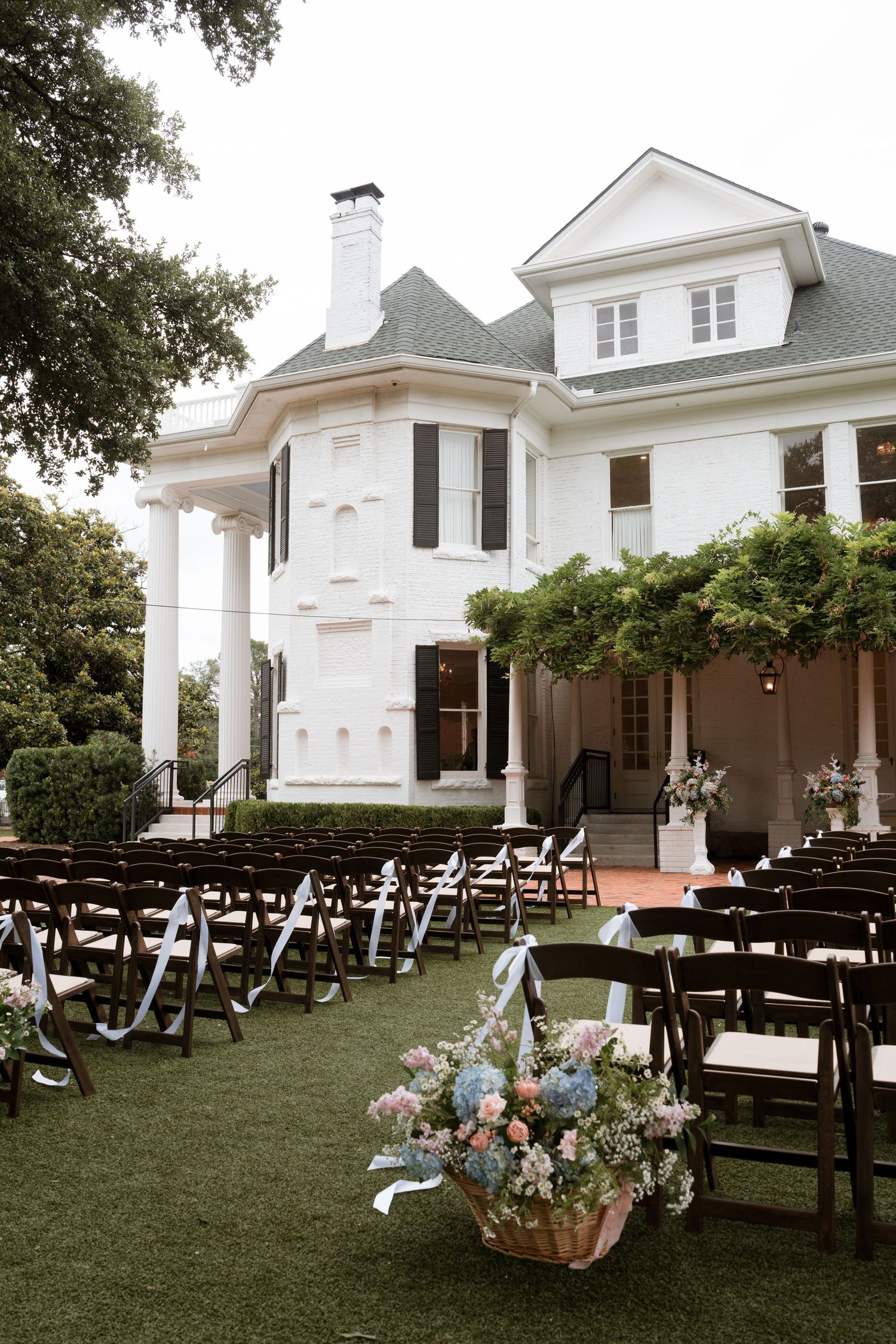 Woodbine Mansion Outdoor Ceremony