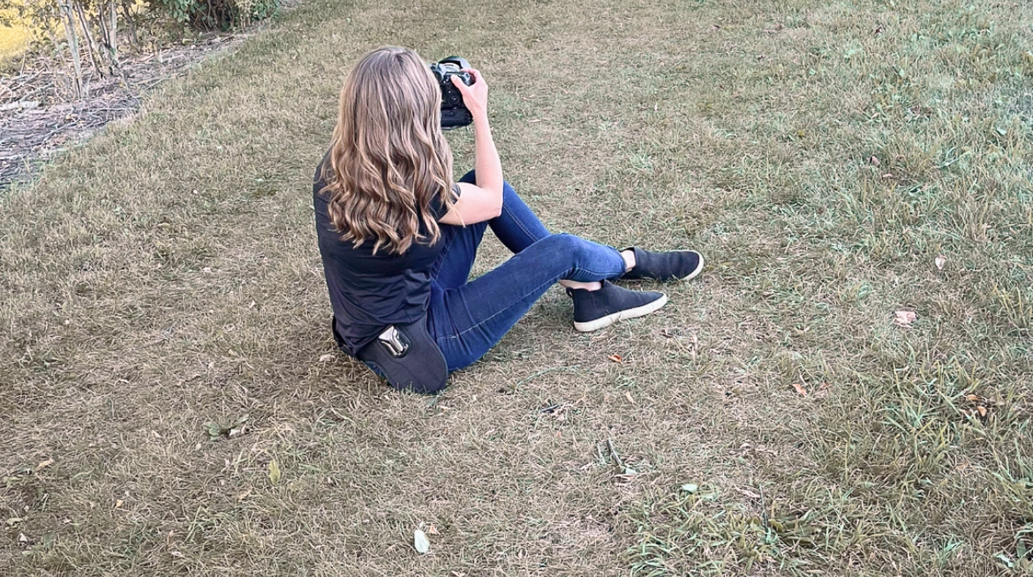 behind the scenes of a senior portrait session