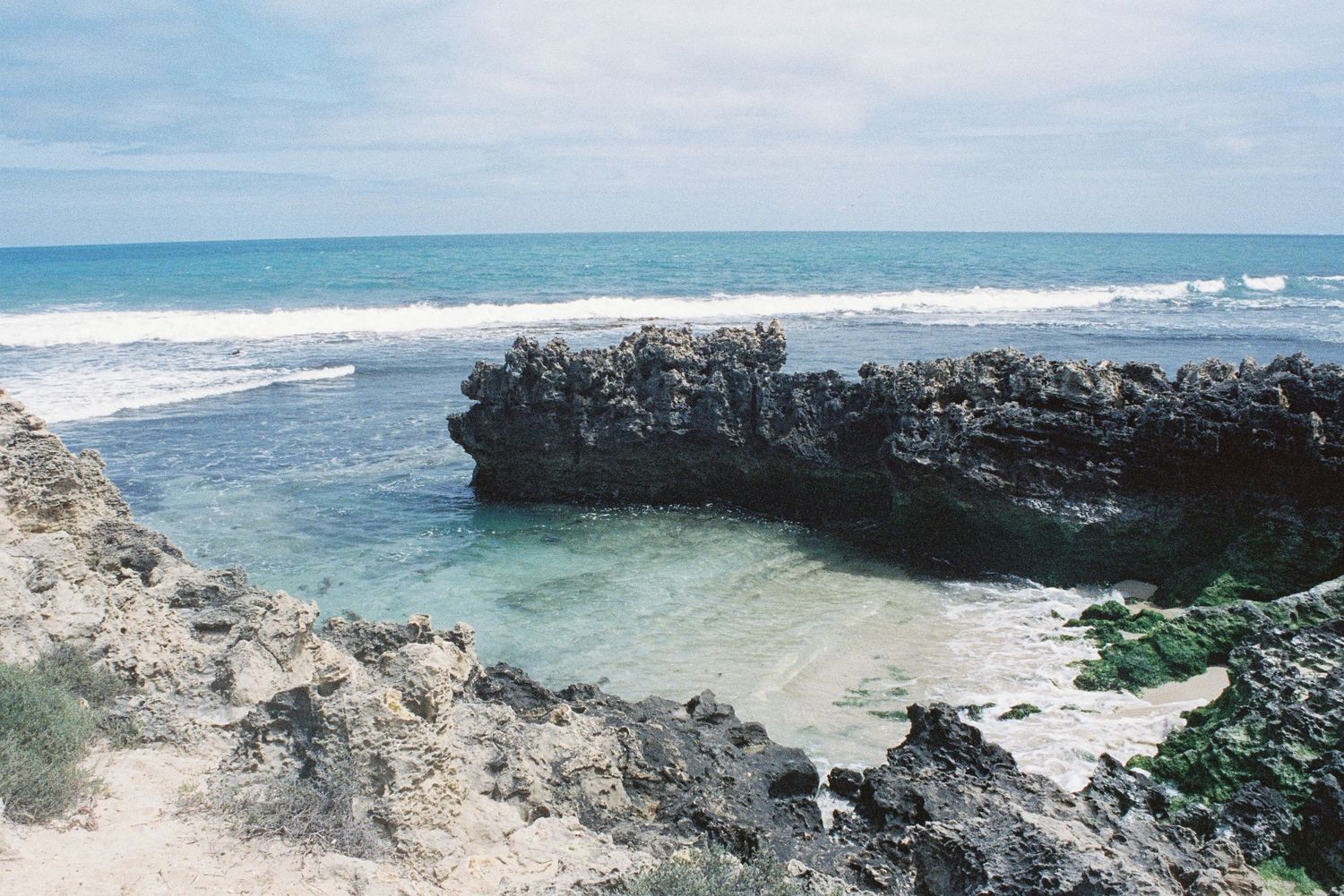 tide pools at Mettam’s Pool Perth, clear water and rock