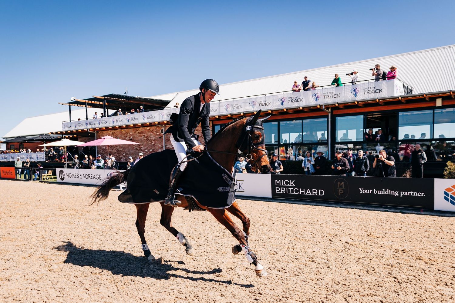 image of horse at off the track carnival at boneo park in front of crowds