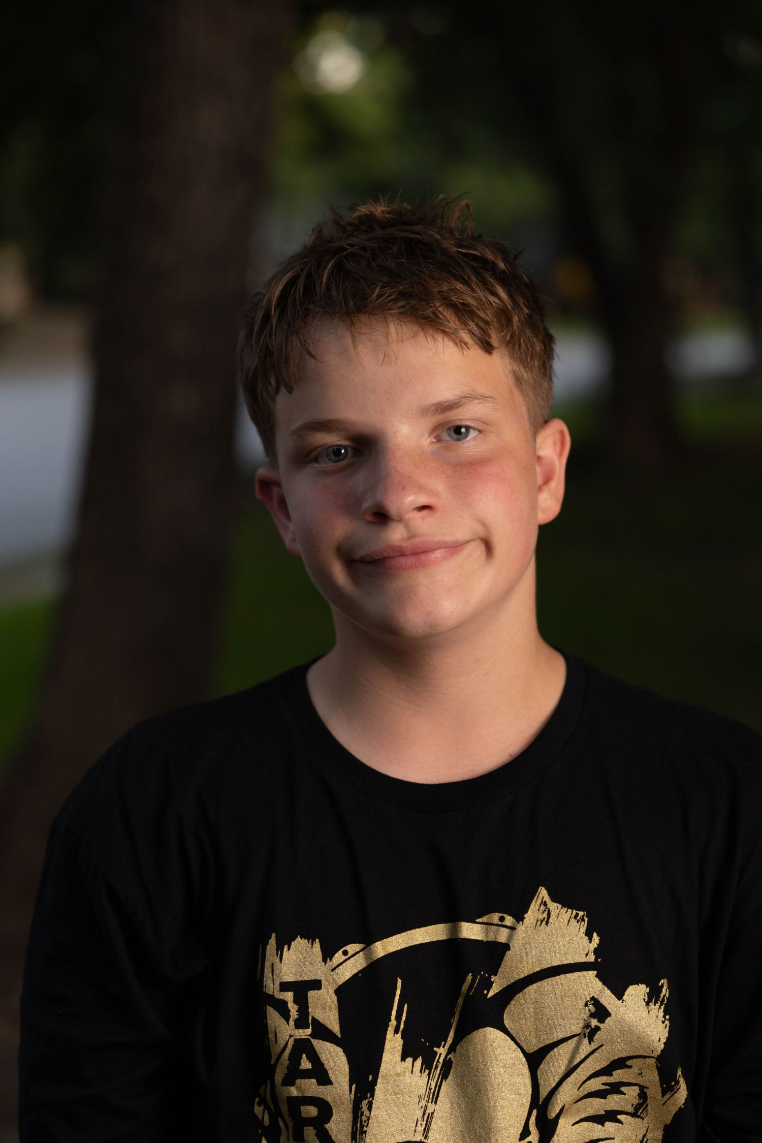 Kids outdoor portraits for Summer, Fall, Winter or Spring