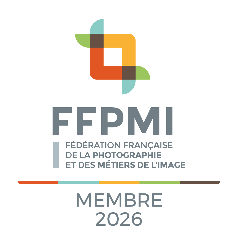 Professional photography organization logos for FFPMI and Federation Francaise showing membership status for 2023.