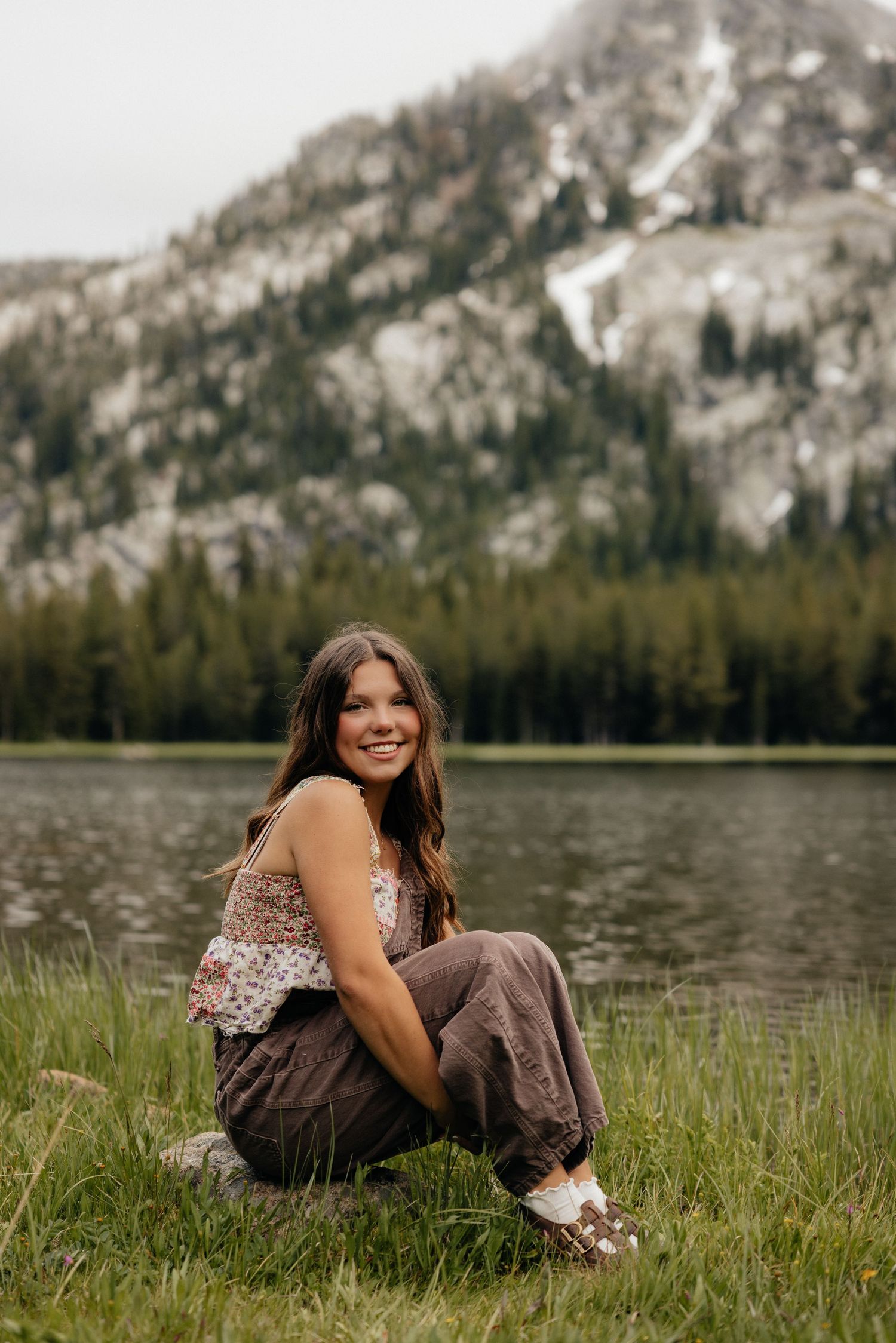 Scenic Oregon mountain lake portrait session with lifestyle photography focus