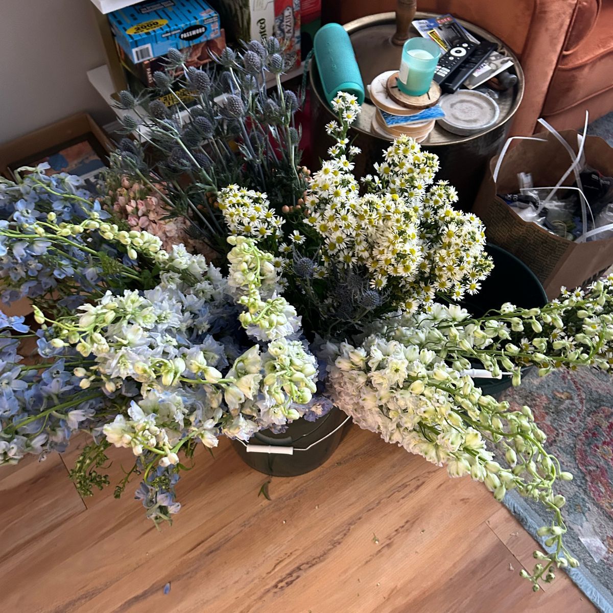Creative DIY wedding flower ideas for San Diego brides on a budget.