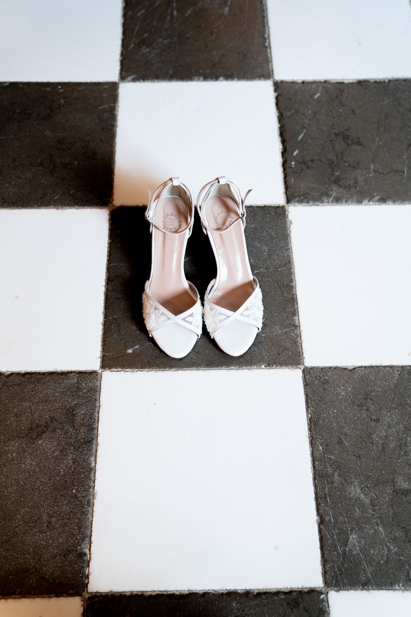 San Diego wedding photographer’s highlights from a beautiful Spanish wedding.