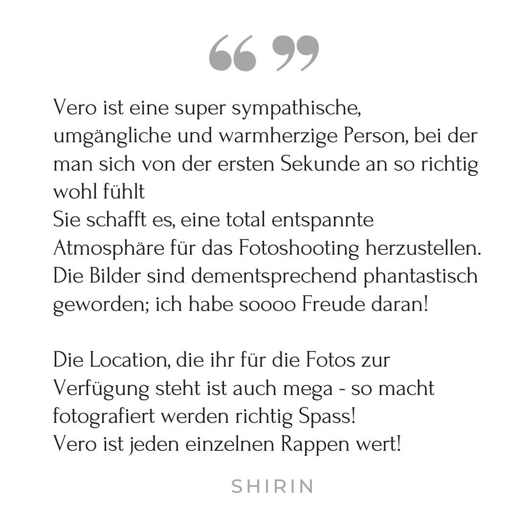 A testimonial review text in German language displayed in gray text with quotation marks at the top.
