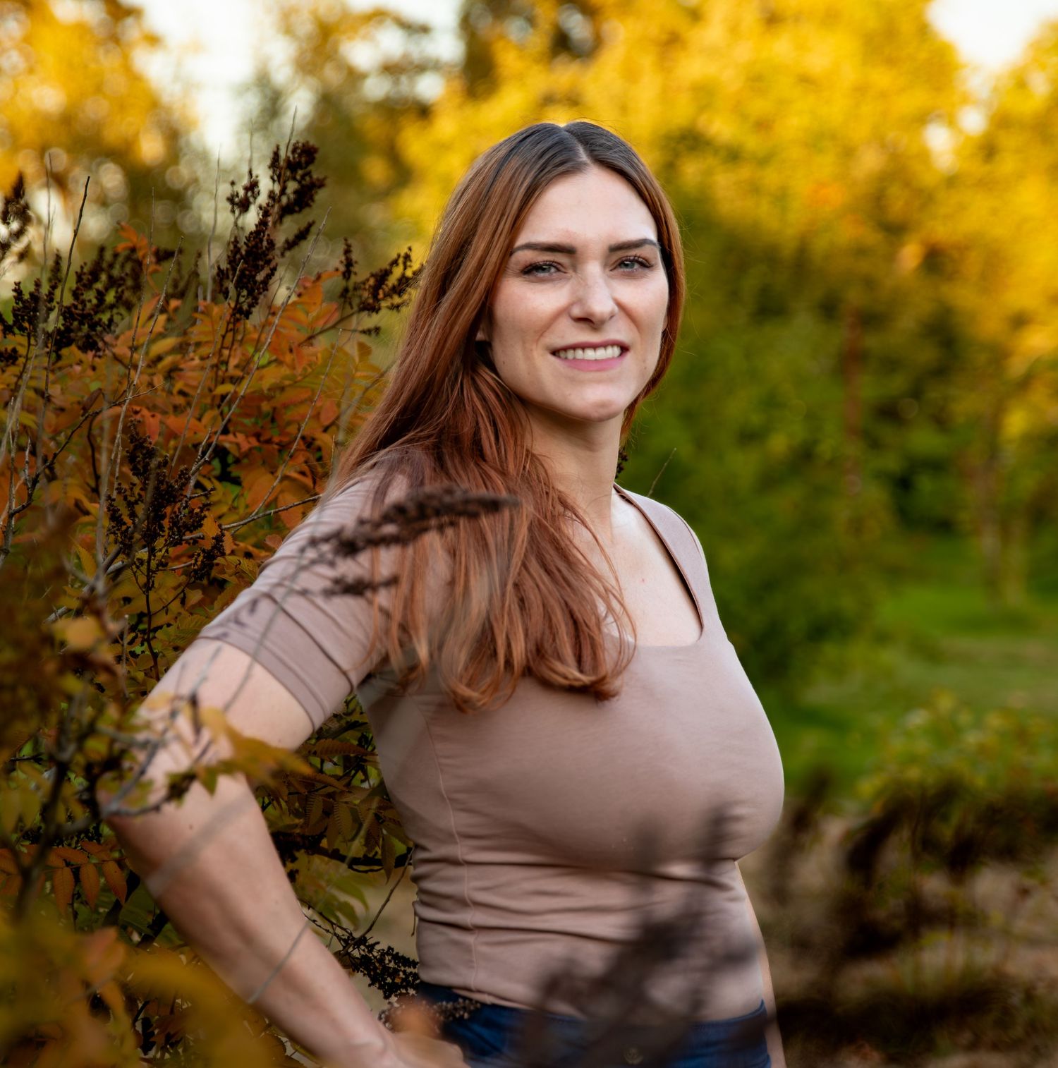 Headshot of young woman with fall foliage and true colors, natural light, outdoor Salem, OR.