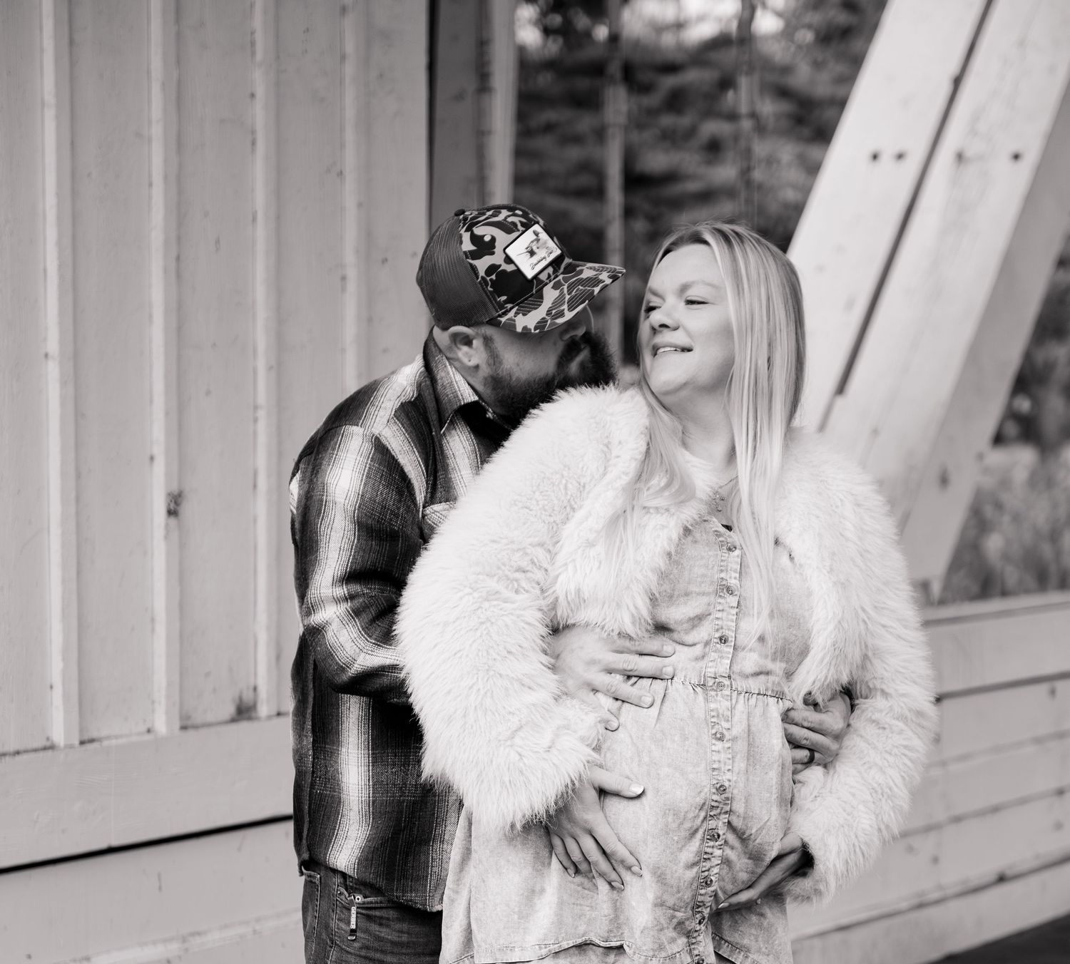 Detailed maternity image of mom and dad holding mom's belly, Stayton, OR