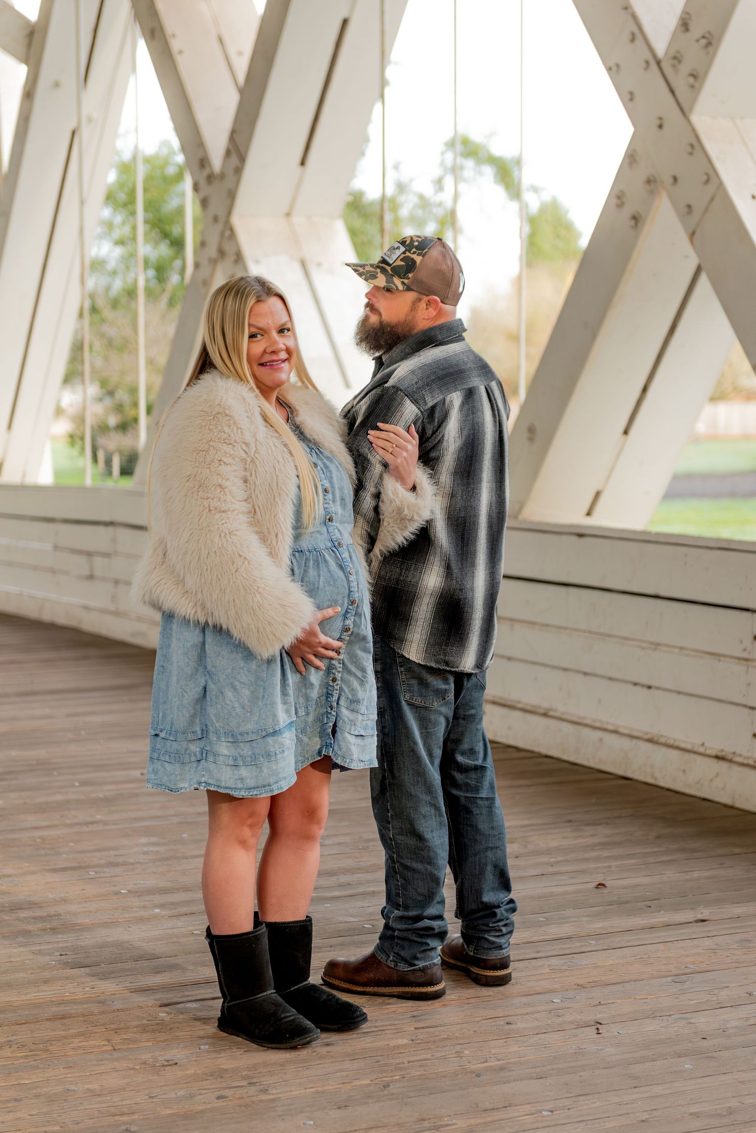 Detailed maternity image of mom and dad holding mom's belly, Stayton, OR