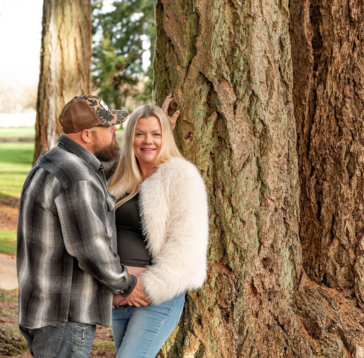Detailed maternity image of mom and dad holding mom's belly, Stayton, OR