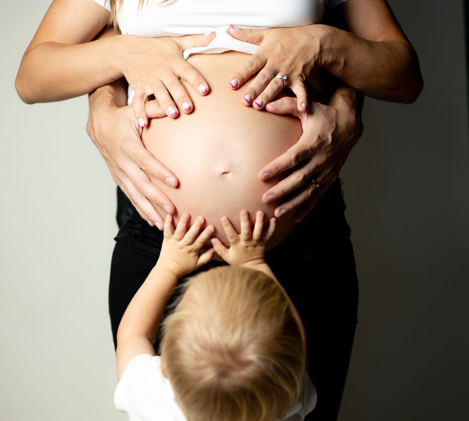 Studio pregnancy photographer in Jersey City/ New York. Outfits provided.