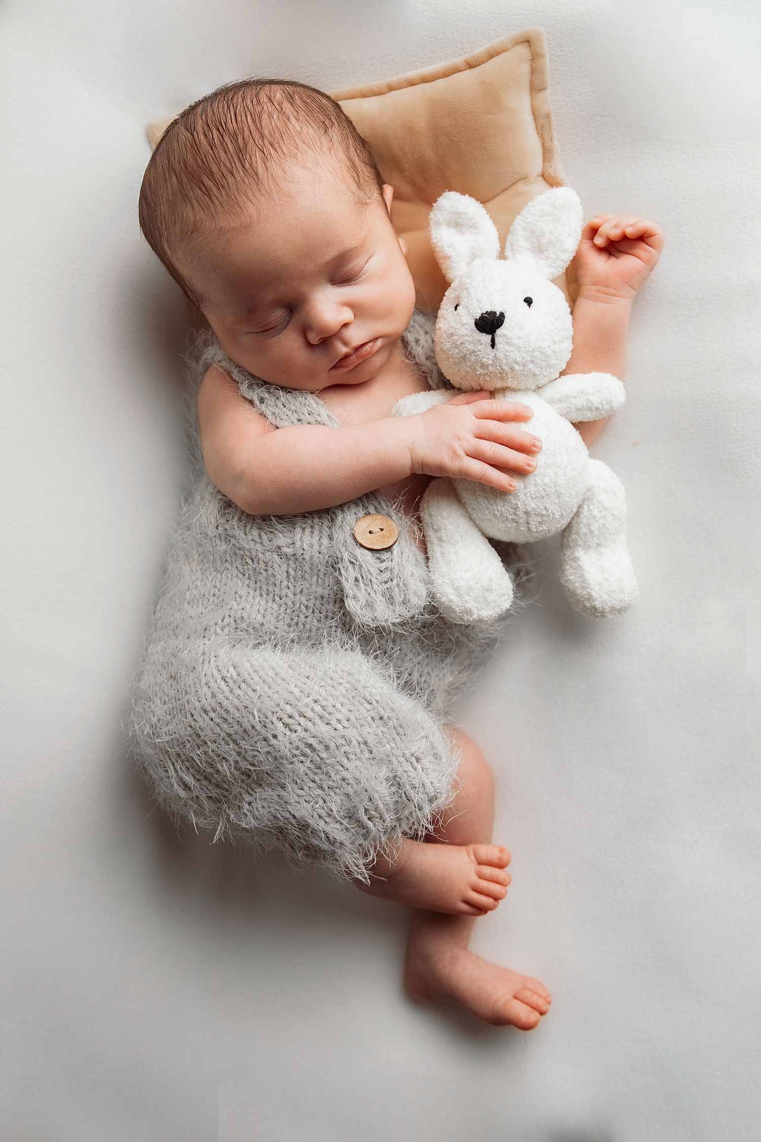 In-studio and on-location newborn, maternity, baby, and child lifestyle sessions.