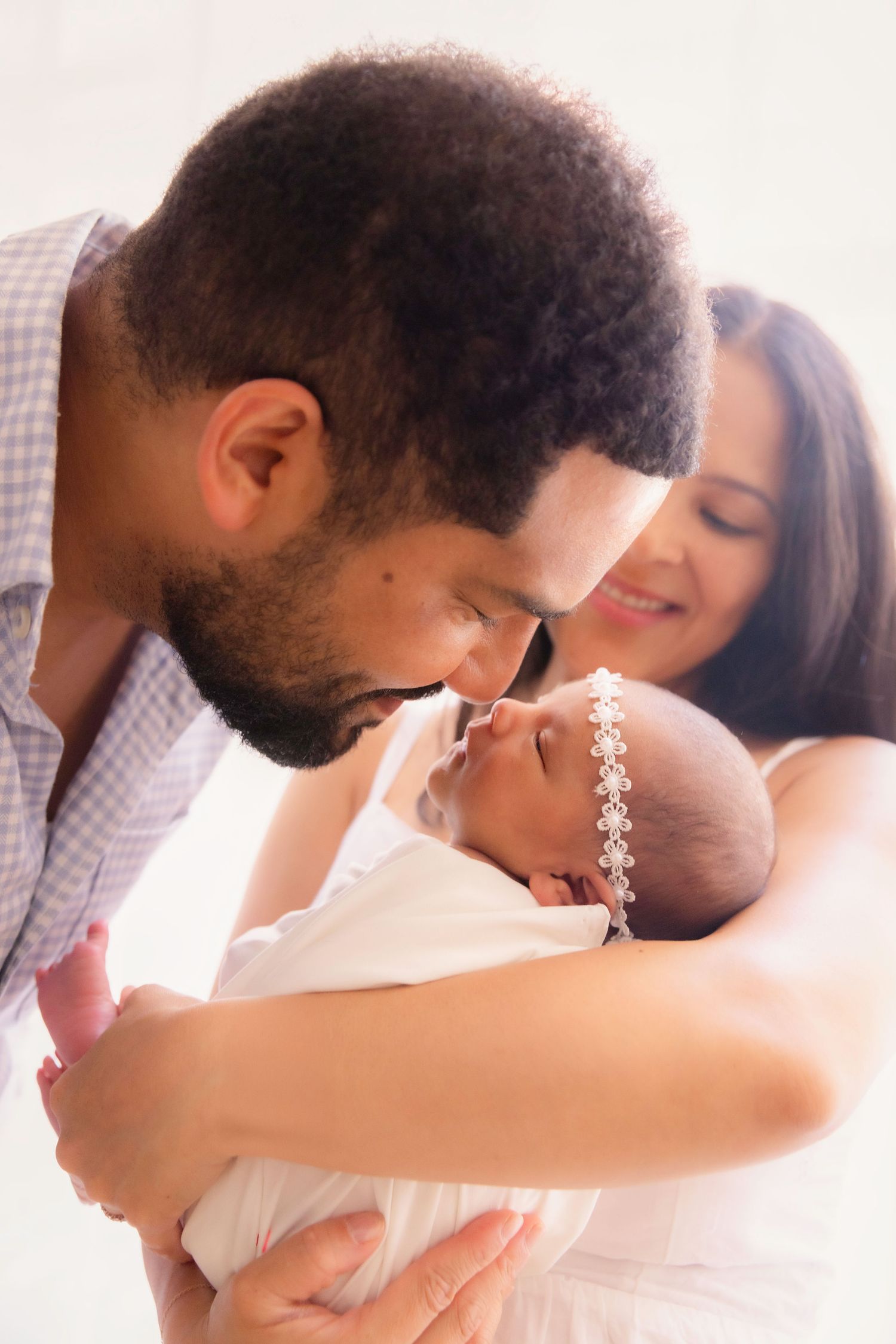 Best New York/ Jersey City newborn photographer. Stress free at home newborn photoshoot, candid family newborn photoshoot Jersey City