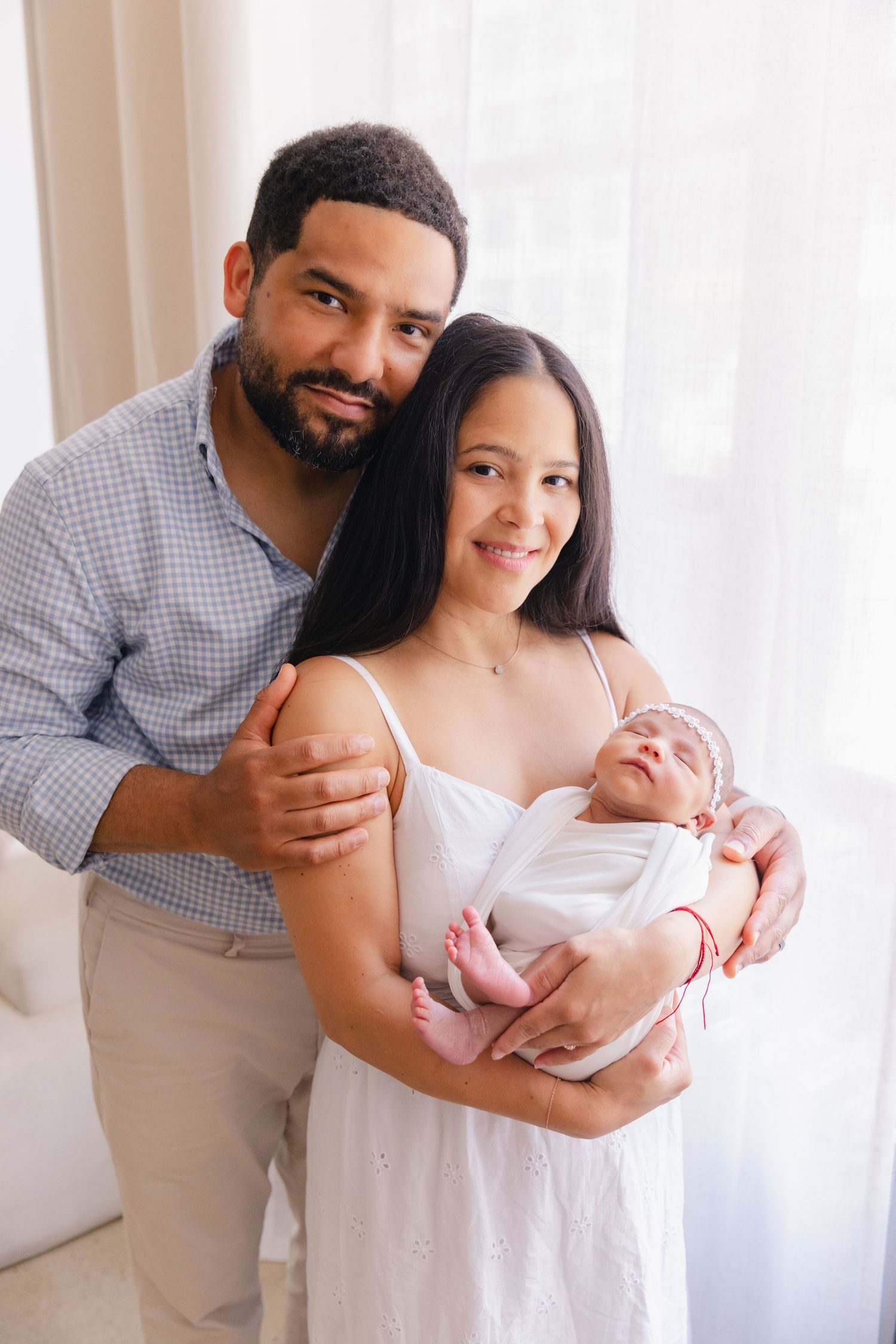 Best New York/ Jersey City newborn photographer. Stress free at home newborn photoshoot, candid family newborn photoshoot Jersey City