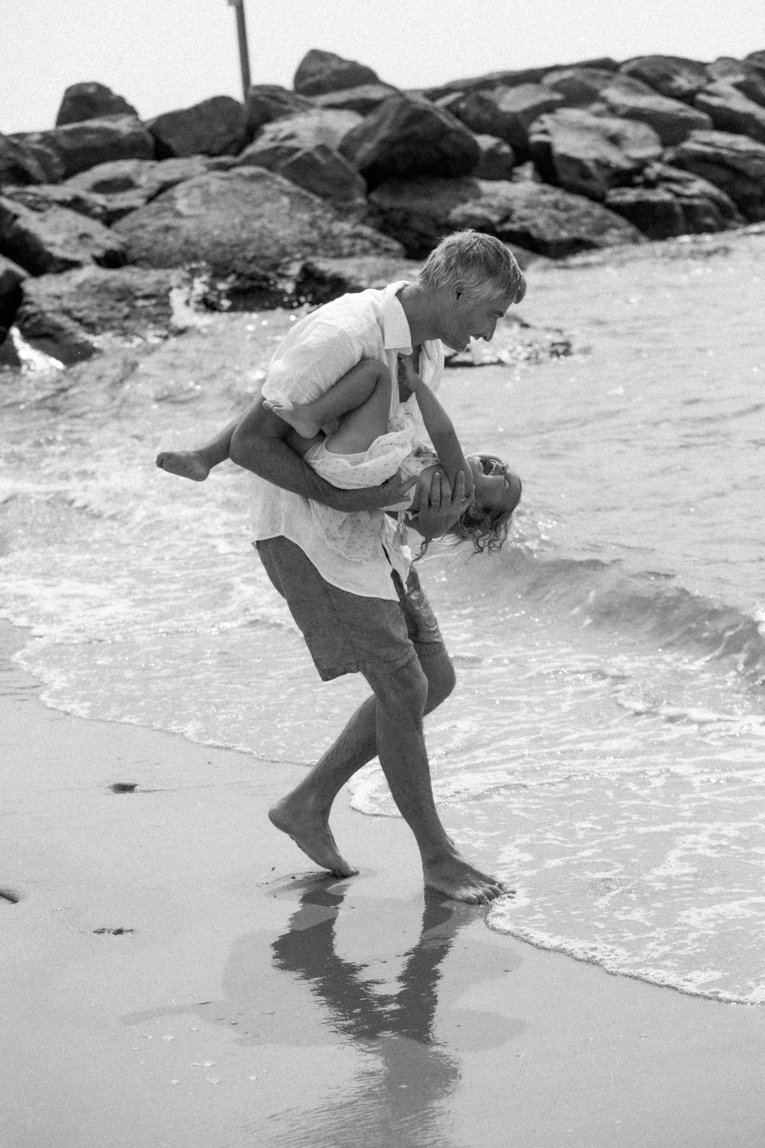 Family beach photoshoot New York.