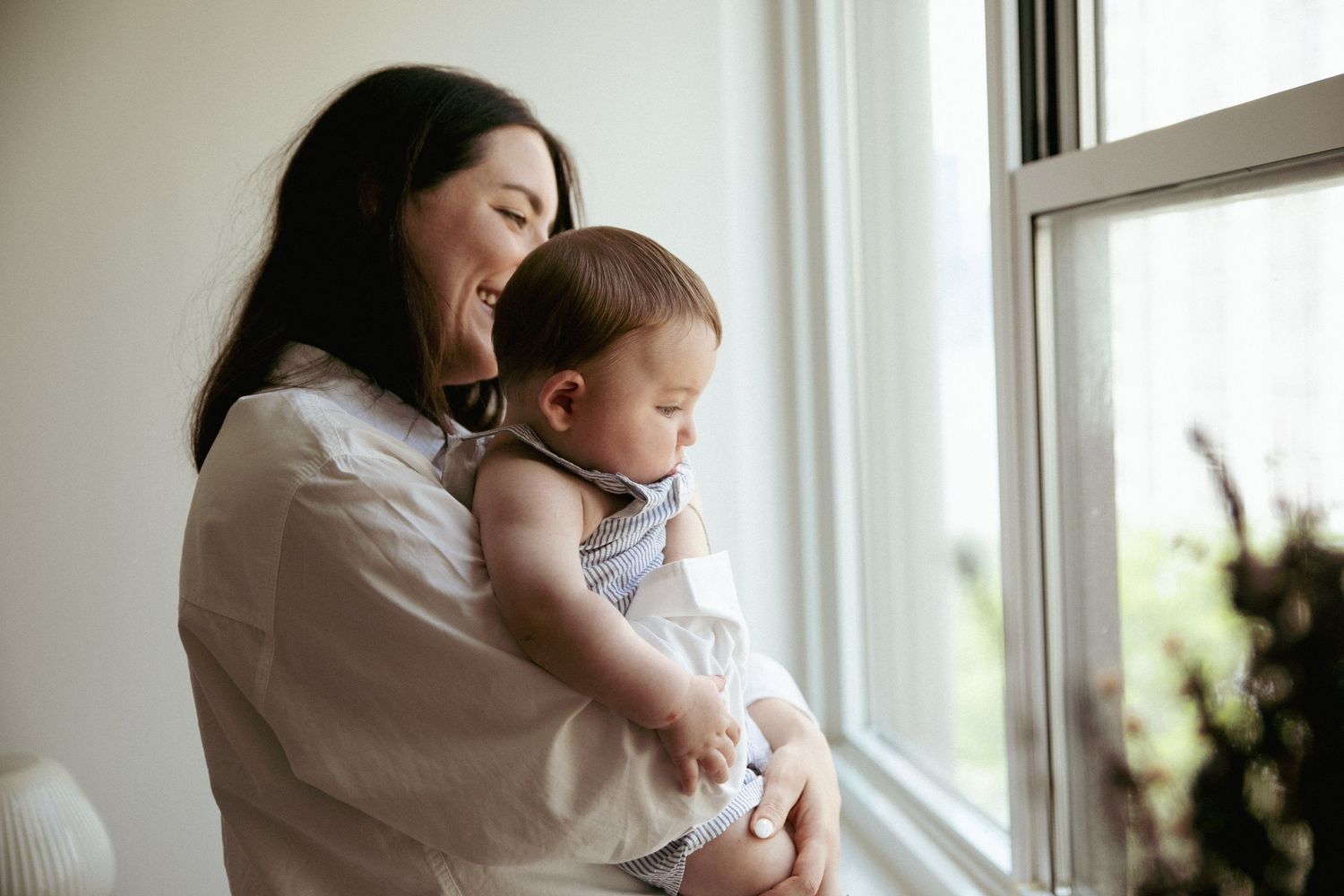 In-studio and on-location newborn, maternity, baby, and child lifestyle sessions. Cinematic style.