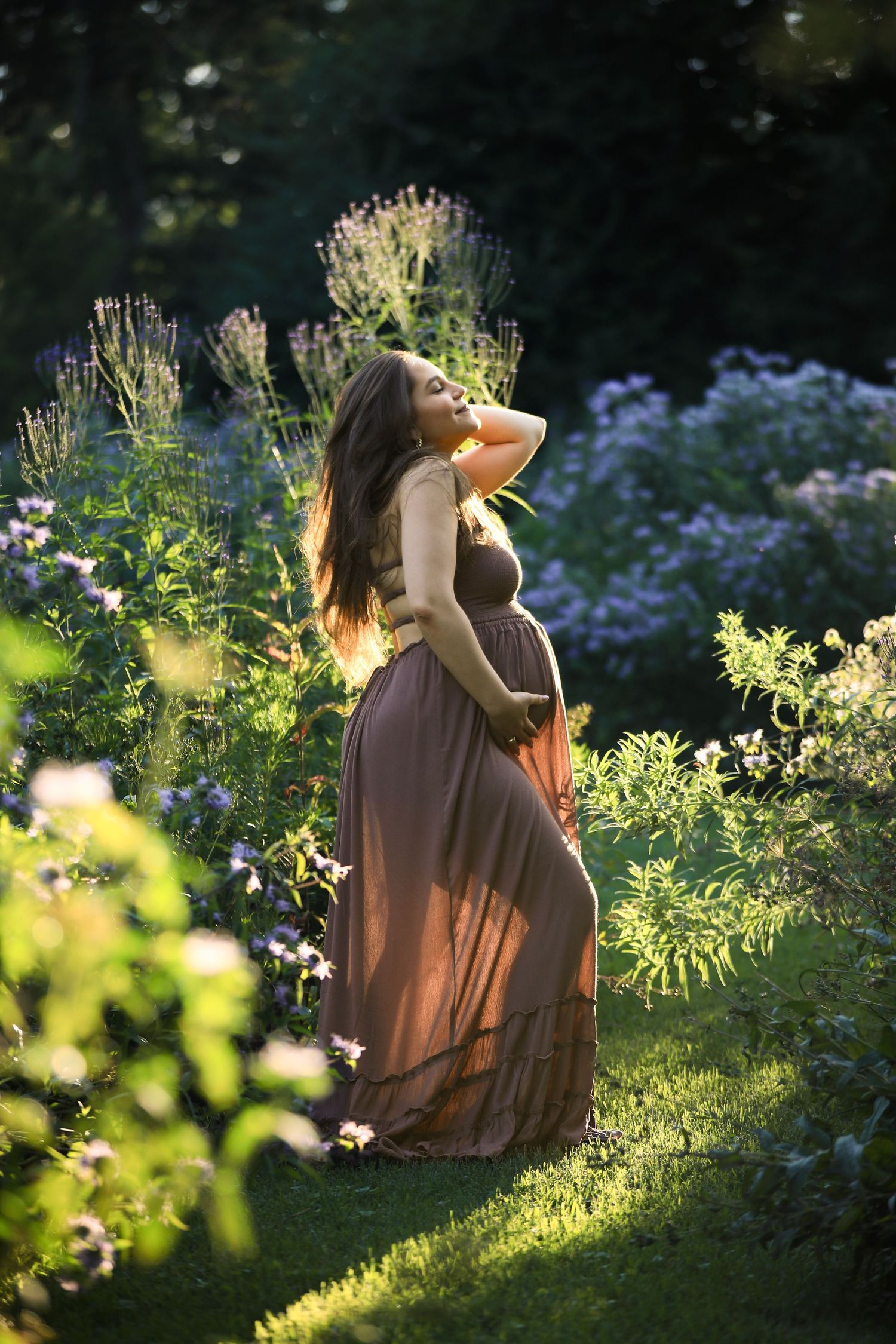 Outdoor pregnancy photographer in Jersey City